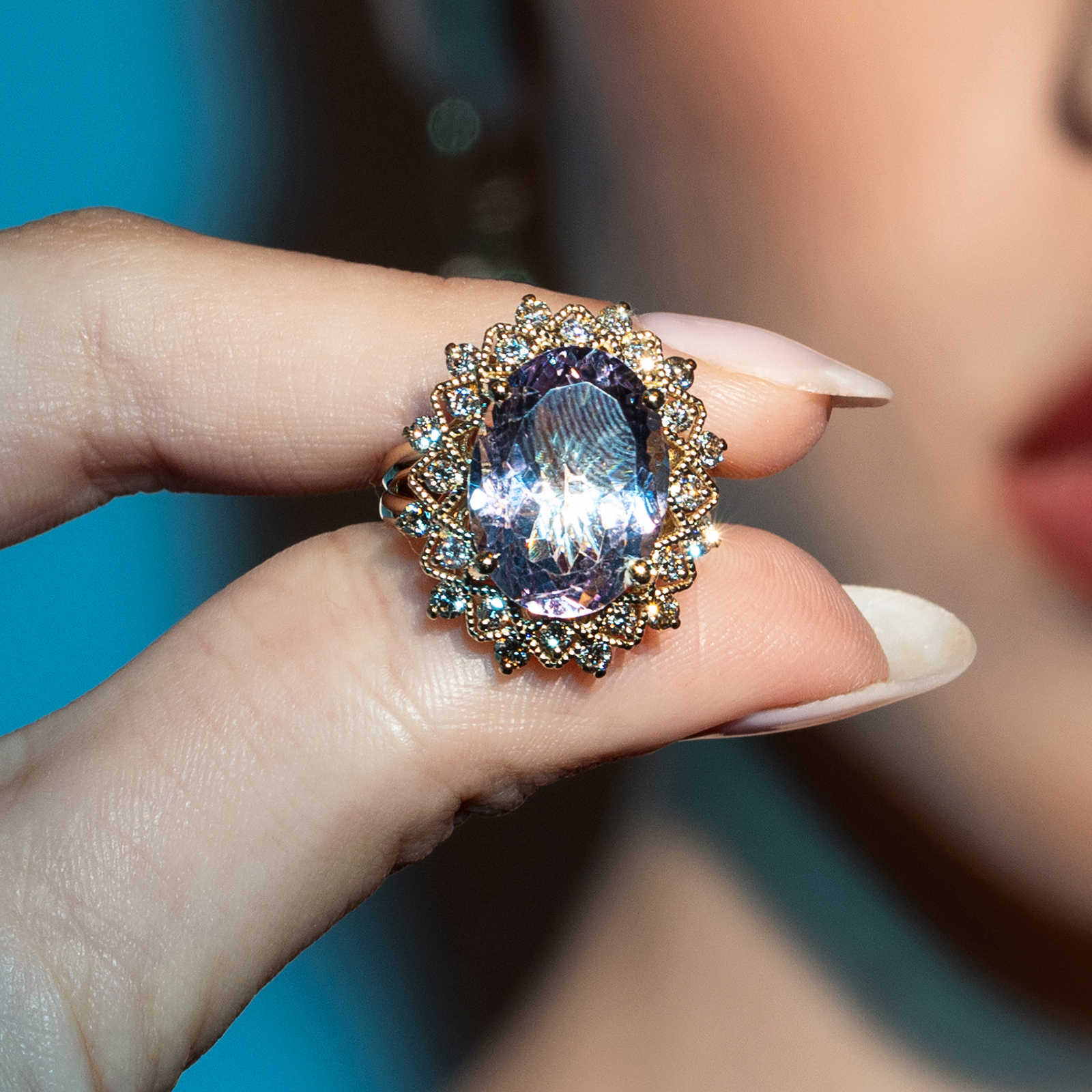 טבעת קייט משובצת יהלומים ואמטיסט