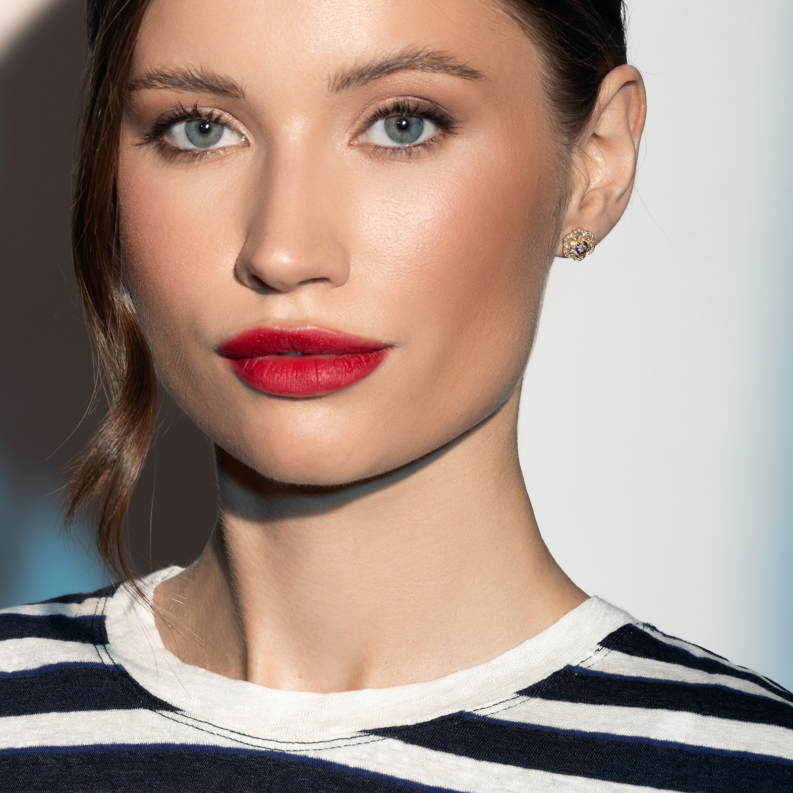 עגילי יהלומים בצורת פרח