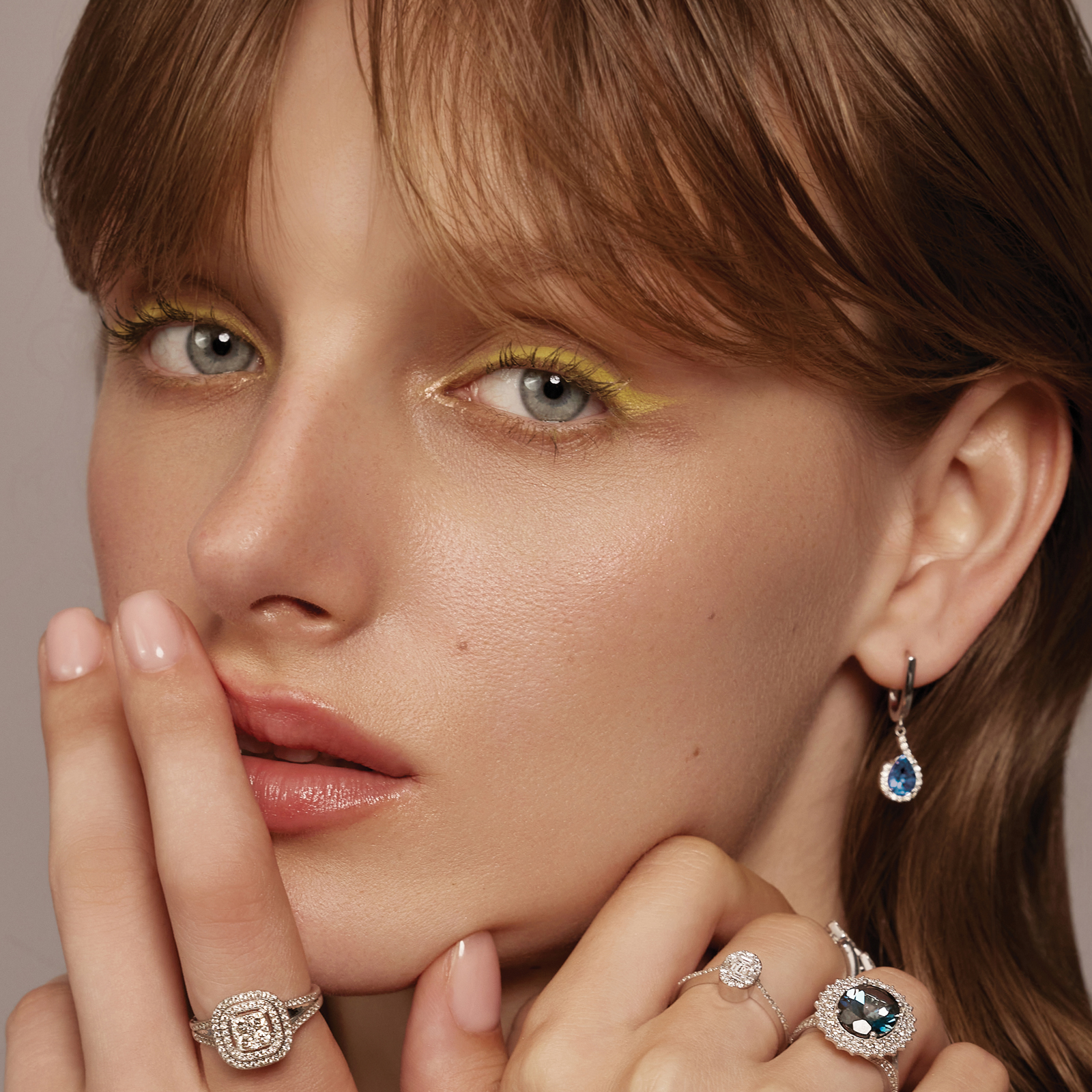 עגיל יהלומים ובלו לונדון מסדרת Lumiere