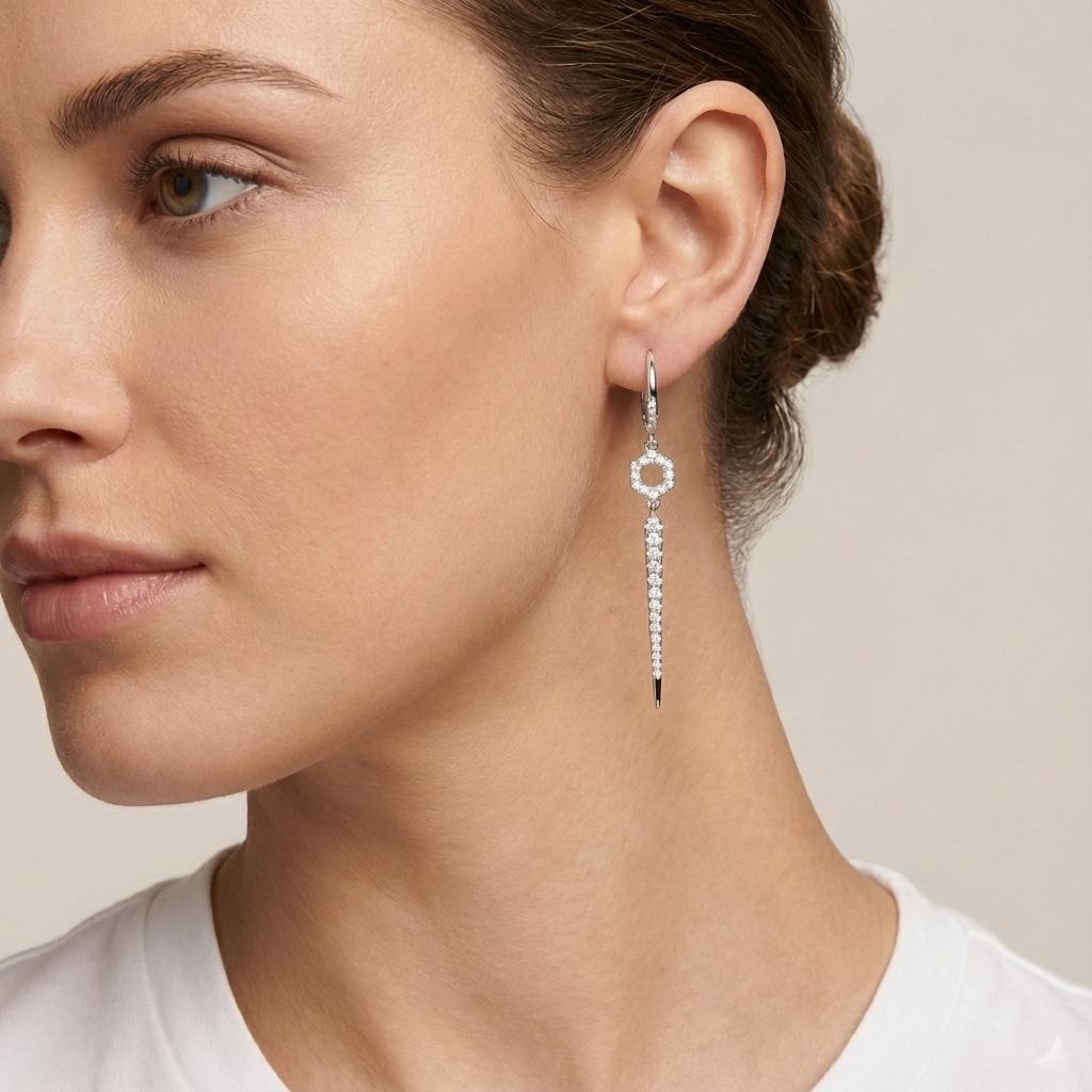 עגילי זהב 14K לבן  משובצים יהלומים עם תליון מאורך