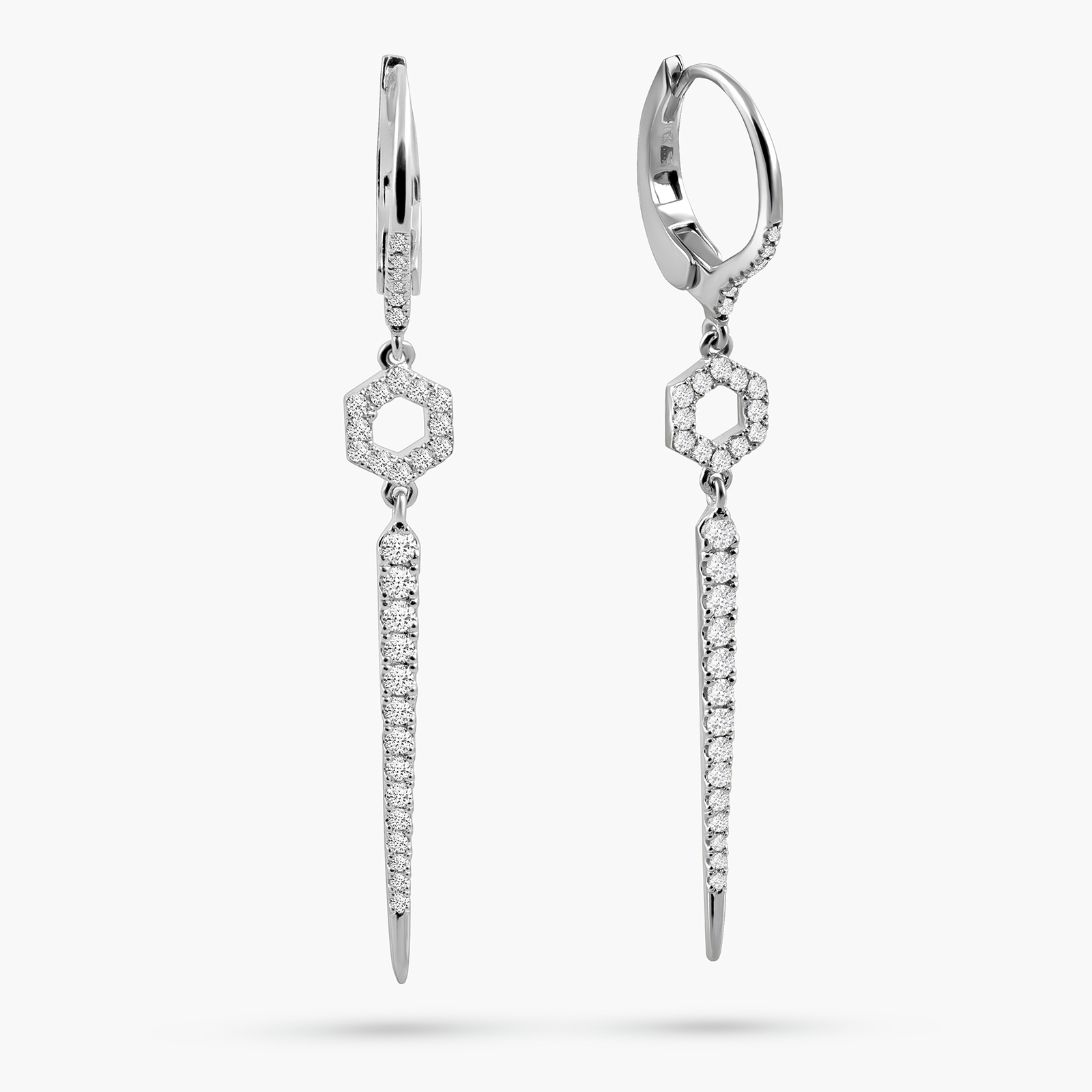 עגילי זהב 14K לבן  משובצים יהלומים עם תליון מאורך