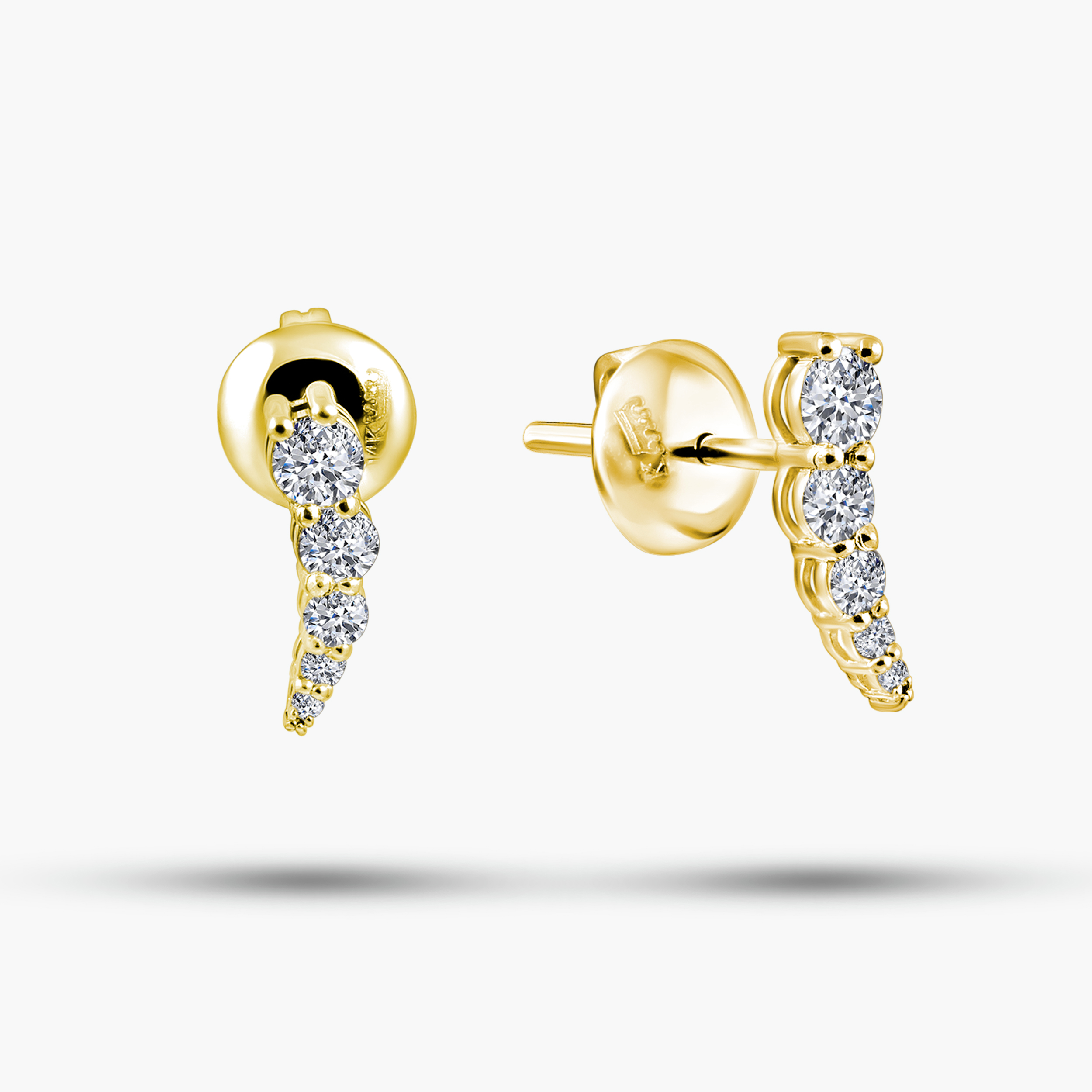 עגילי זהב 14K משובצים יהלומים בעיצוב מדורג