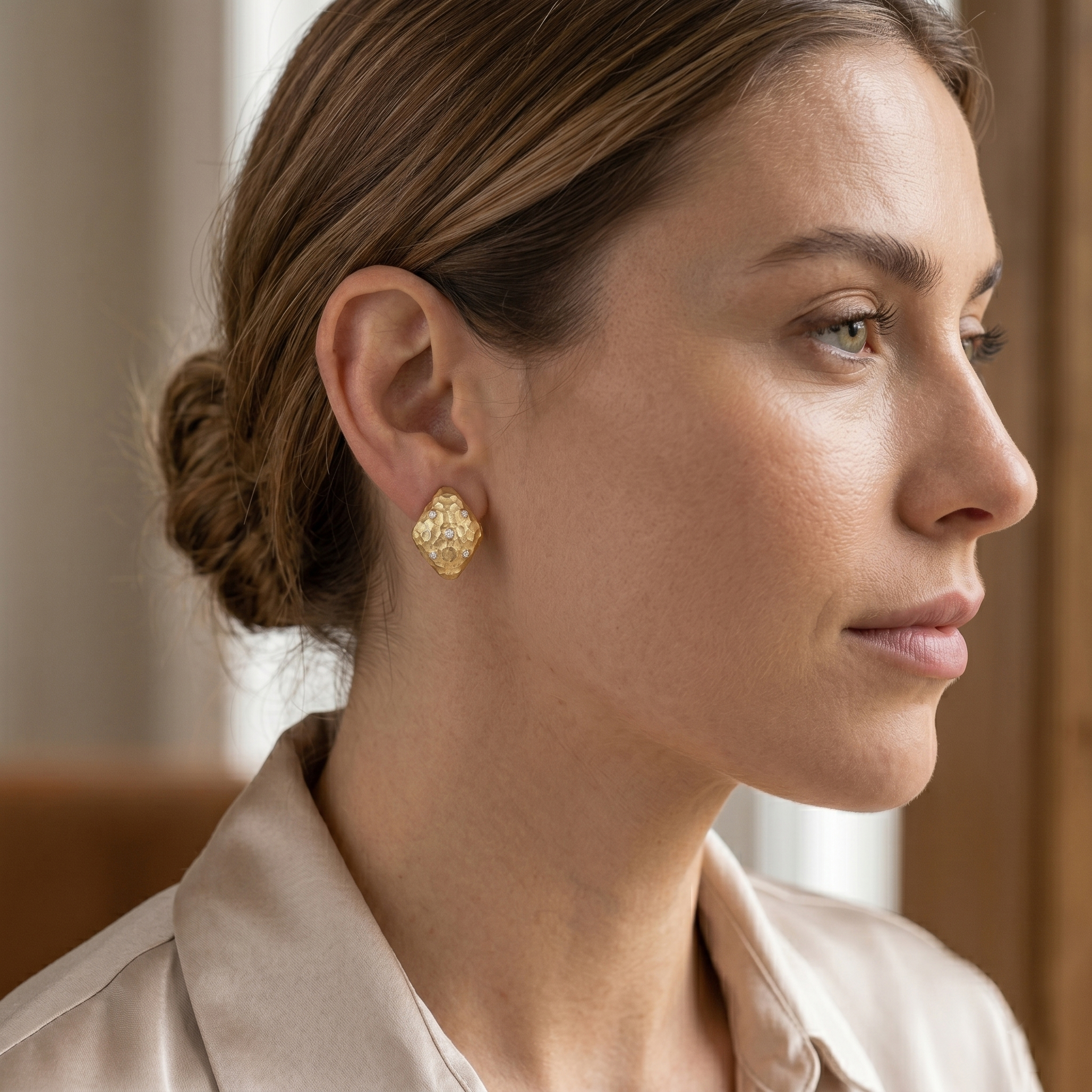 עגילי זהב 14K משובצים יהלומים