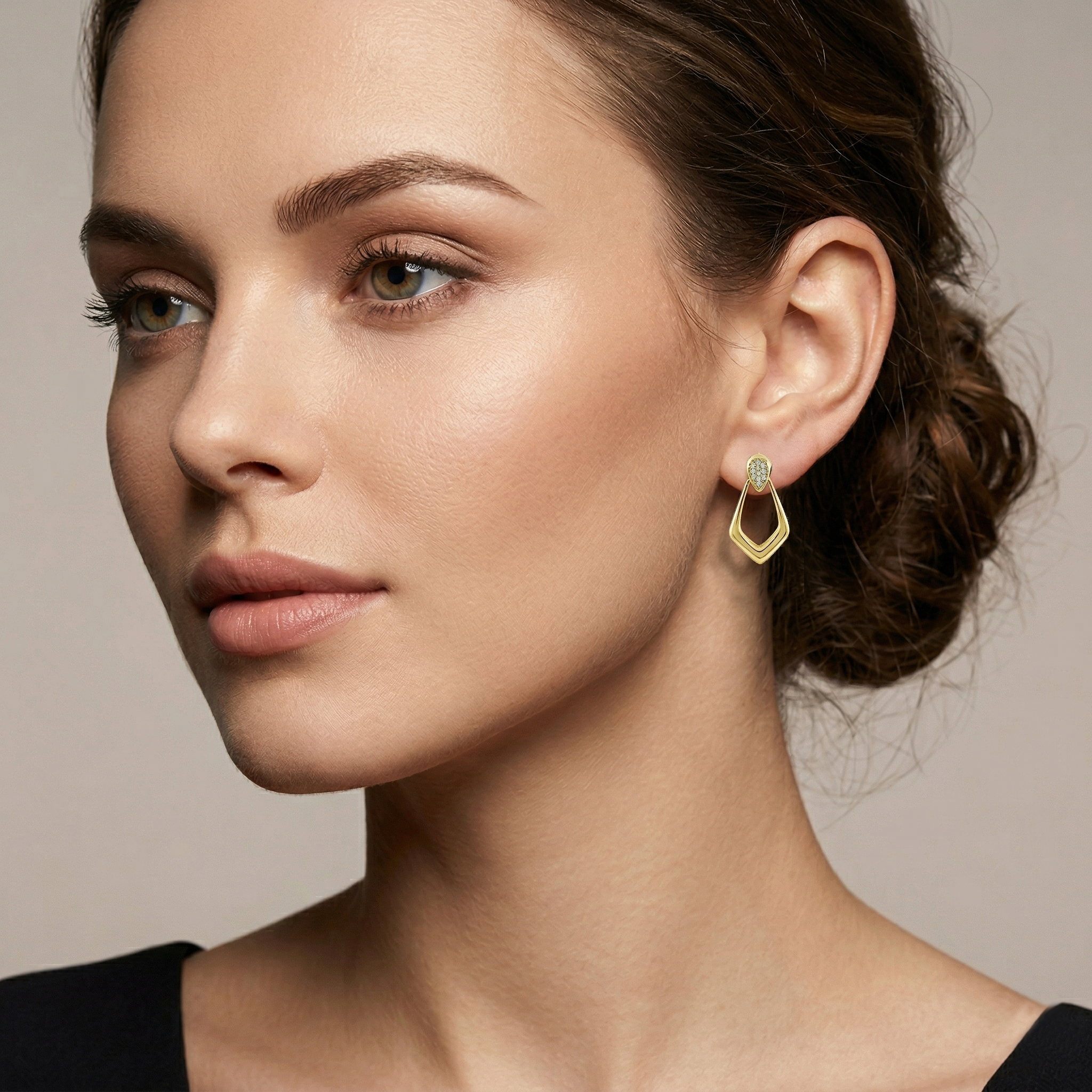 עגילי זהב 14K משובצים יהלומים בעיצוב טיפה פתוחה