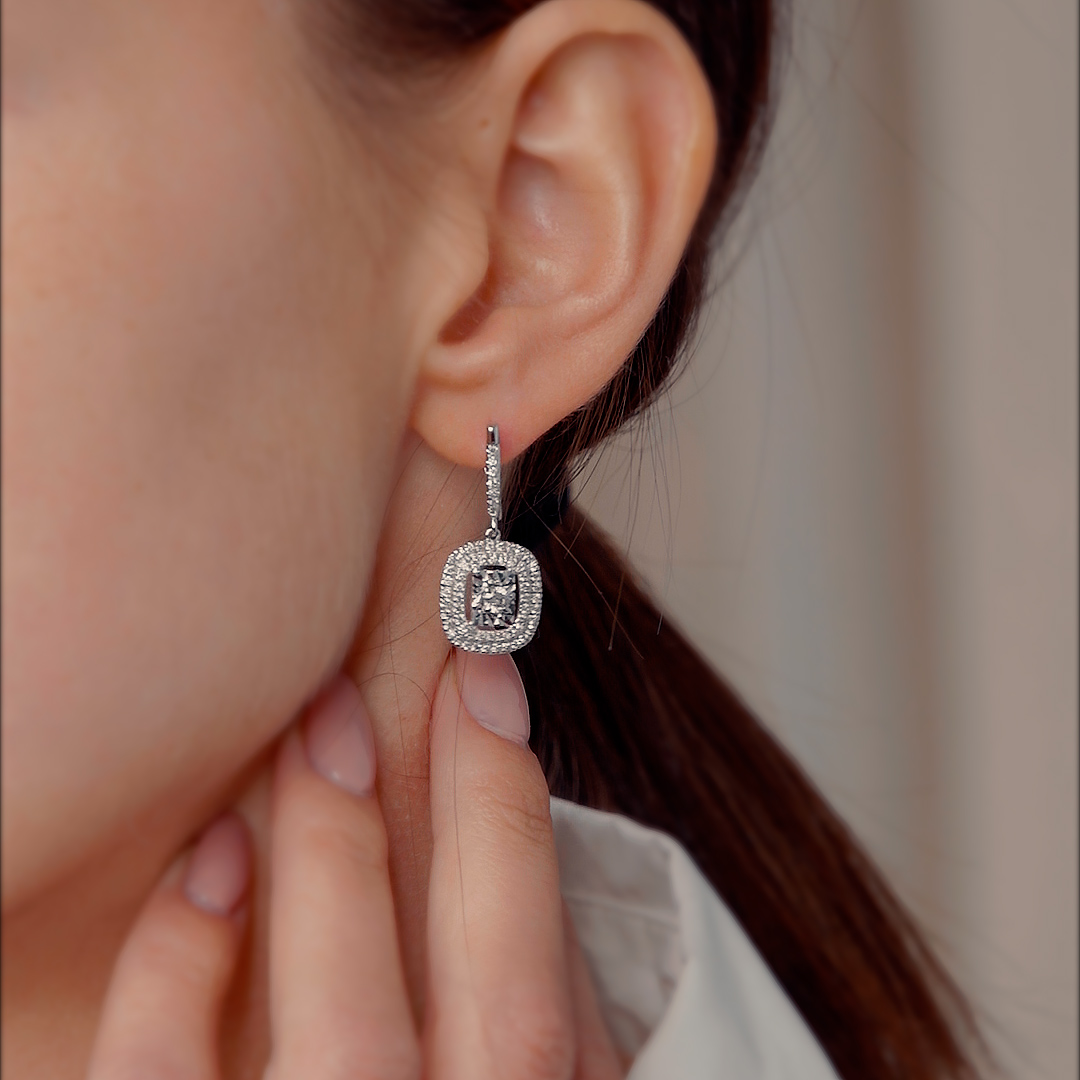 עגיל זהב תלויים משובצים 126 יהלומים