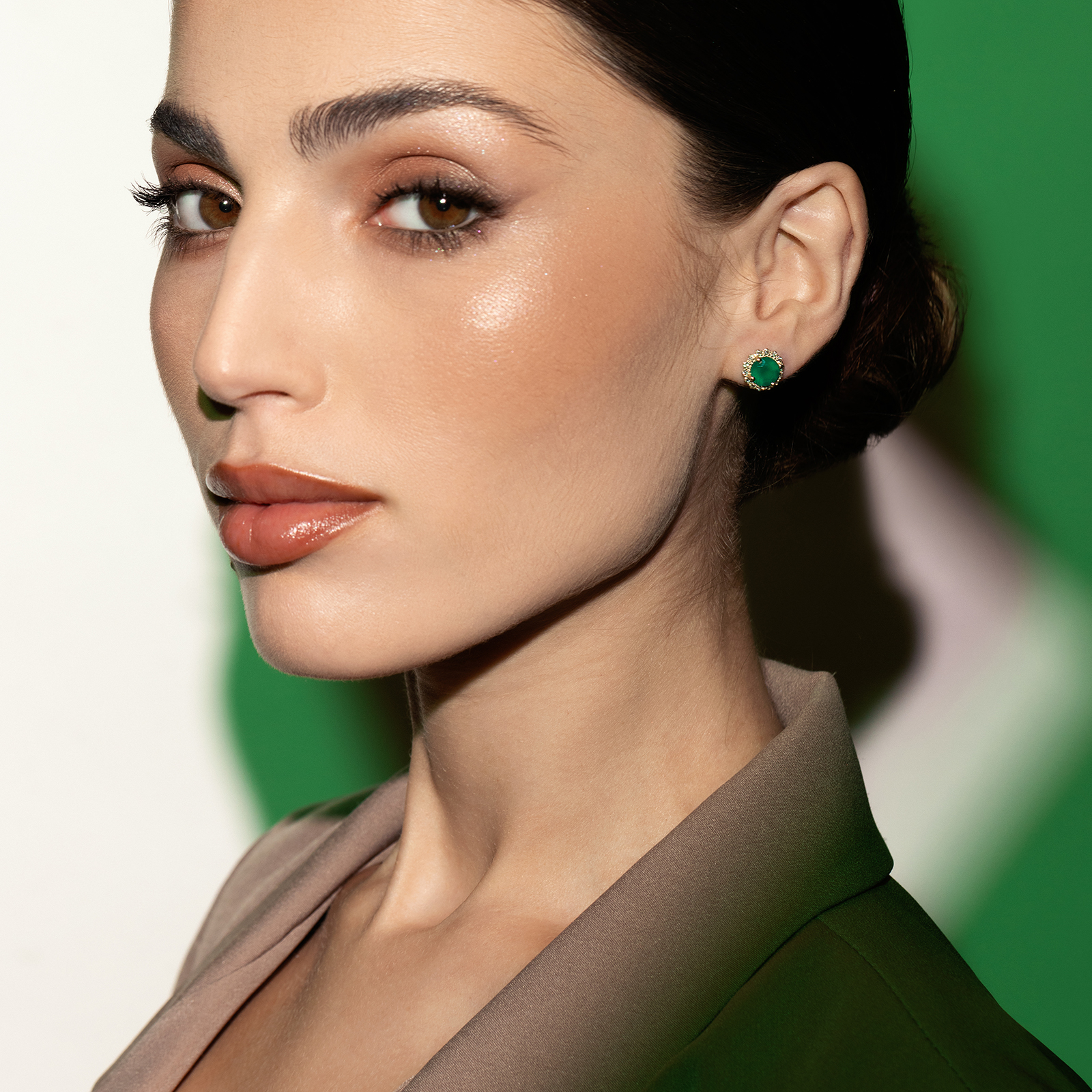 עגילי זהב בשיבוץ אגת ויהלומים