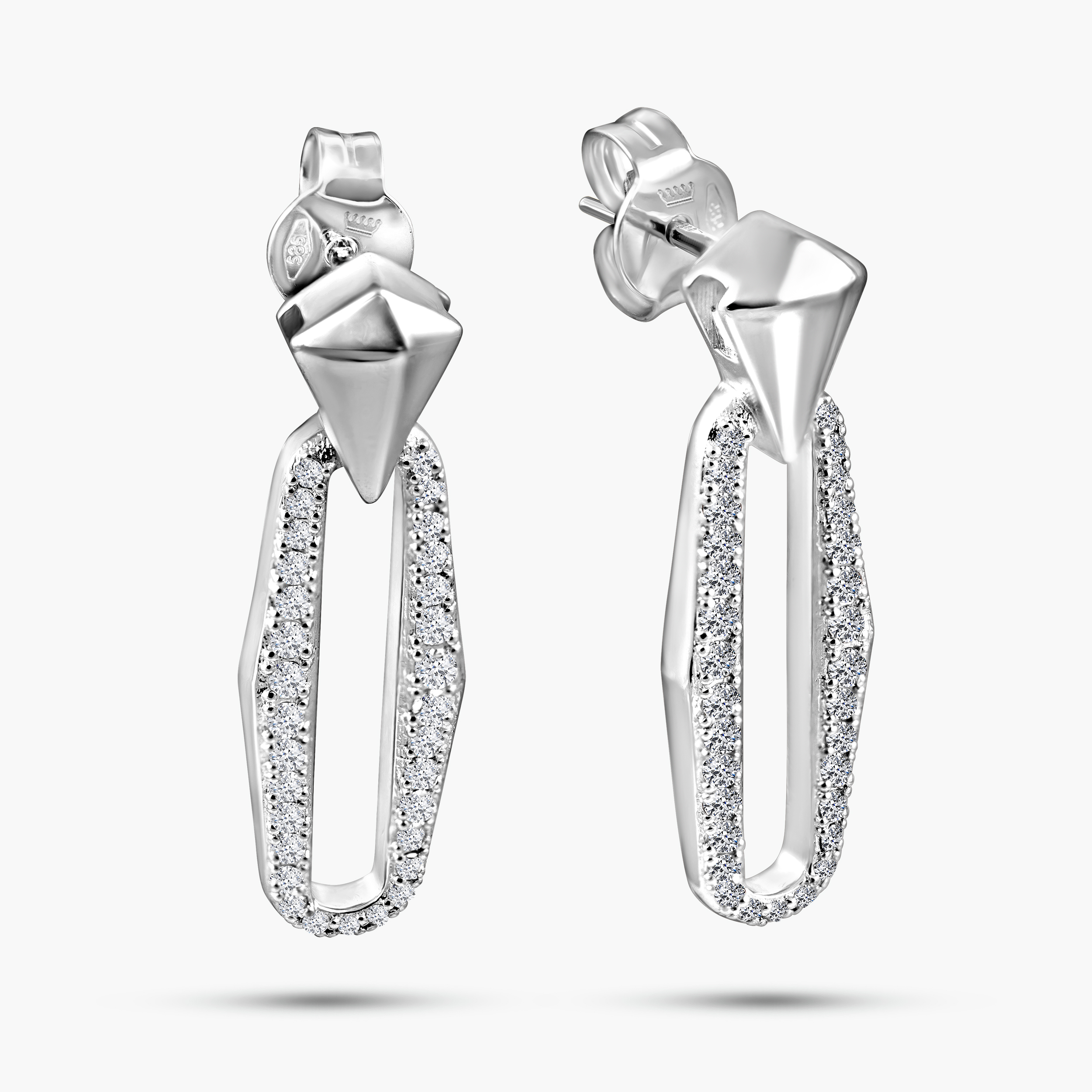 עגילי זהב לבן 14K משובצים יהלומים עם אלמנט גאומטרי