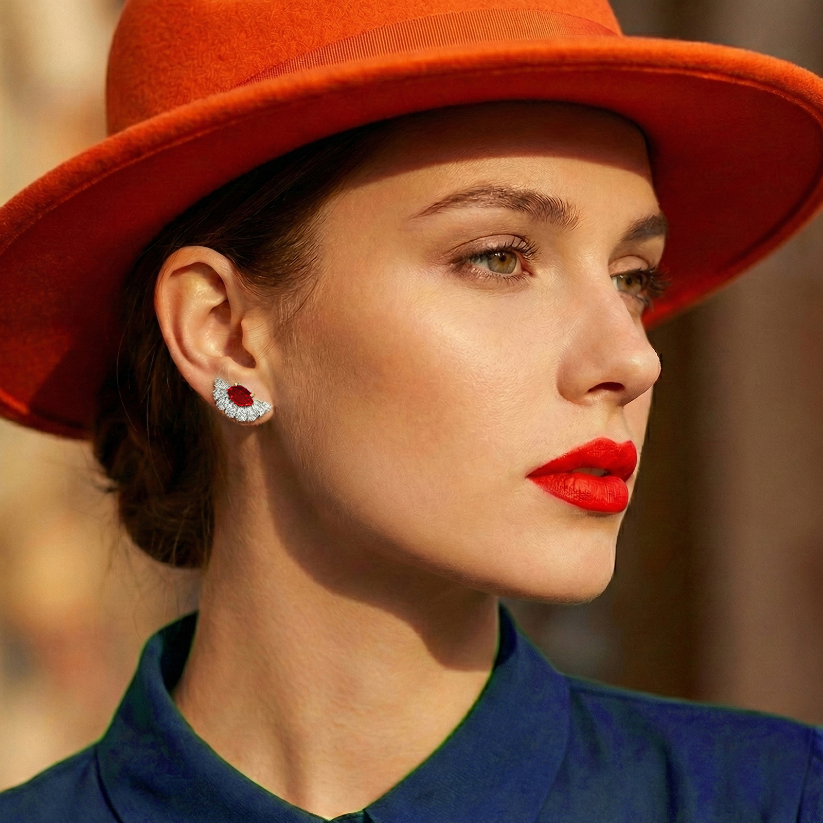 עגילי זהב 14K בעיצוב מניפה עם רובי ויהלומי מעבדה 8*8 מלימטר