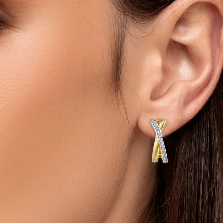 עגיל זהב ויהלומים צמודים