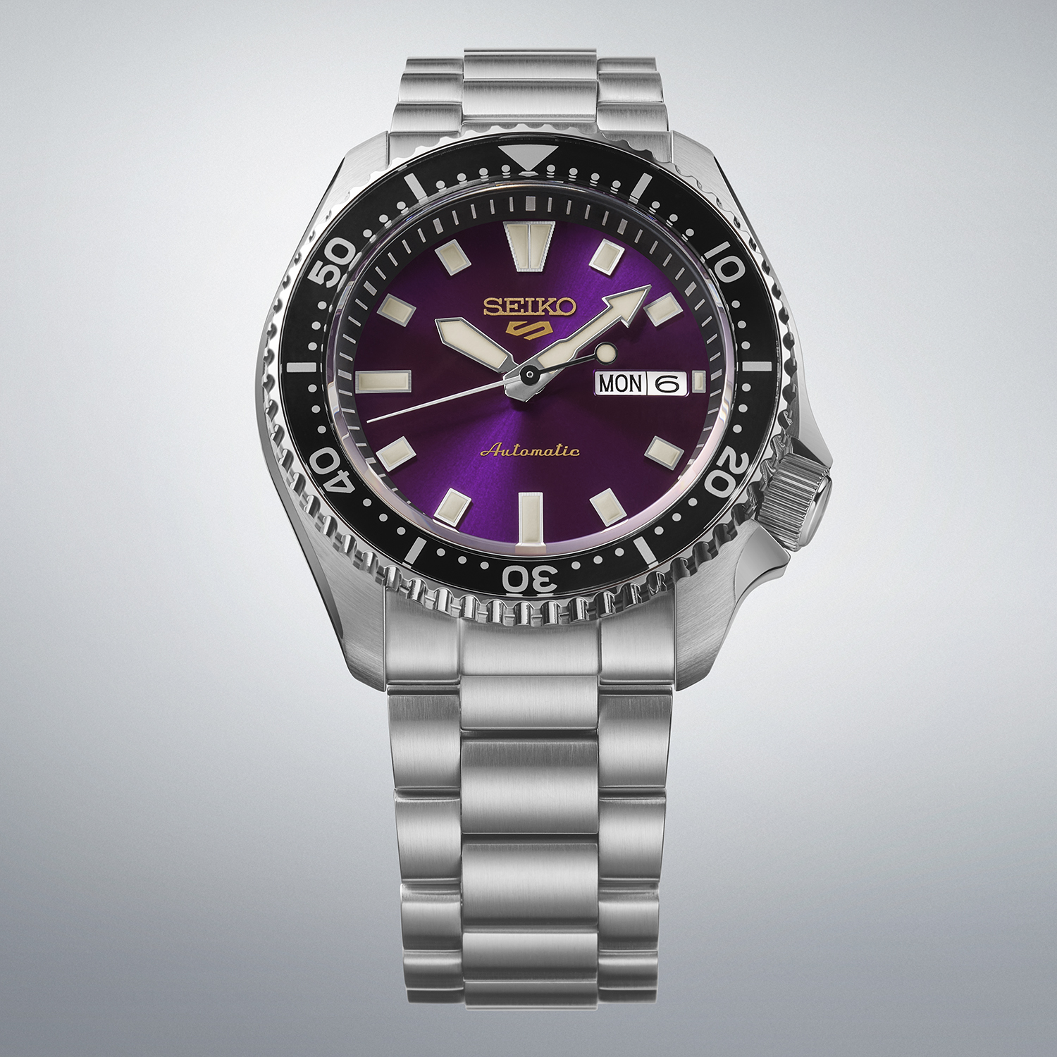 Seiko Seiko 5 sport במהדורה מוגבלת לציון 145 שנים לSEIKO