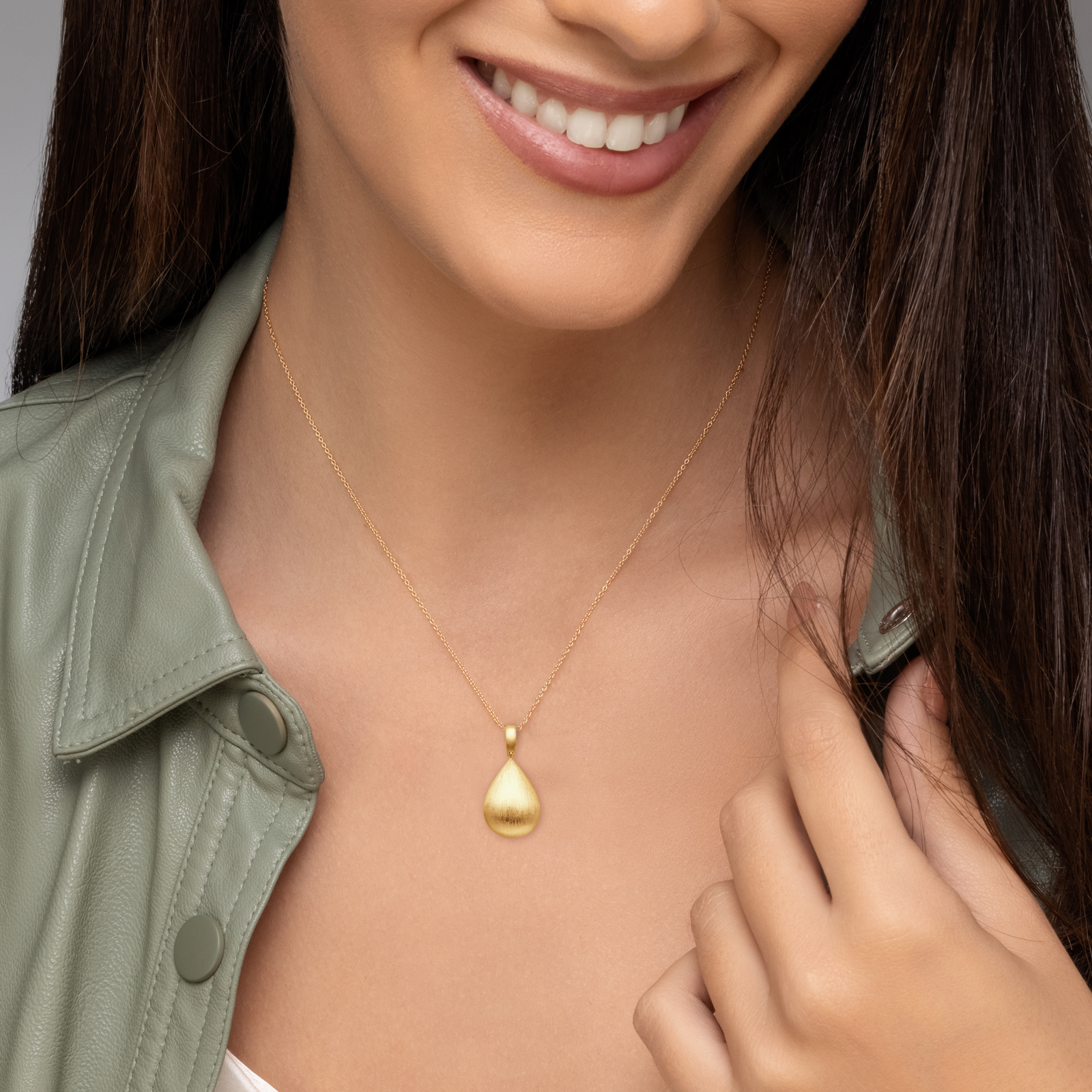 תליון טיפת זהב בגימור מט מוברש