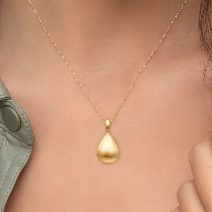 תליון טיפת זהב בגימור מט מוברש