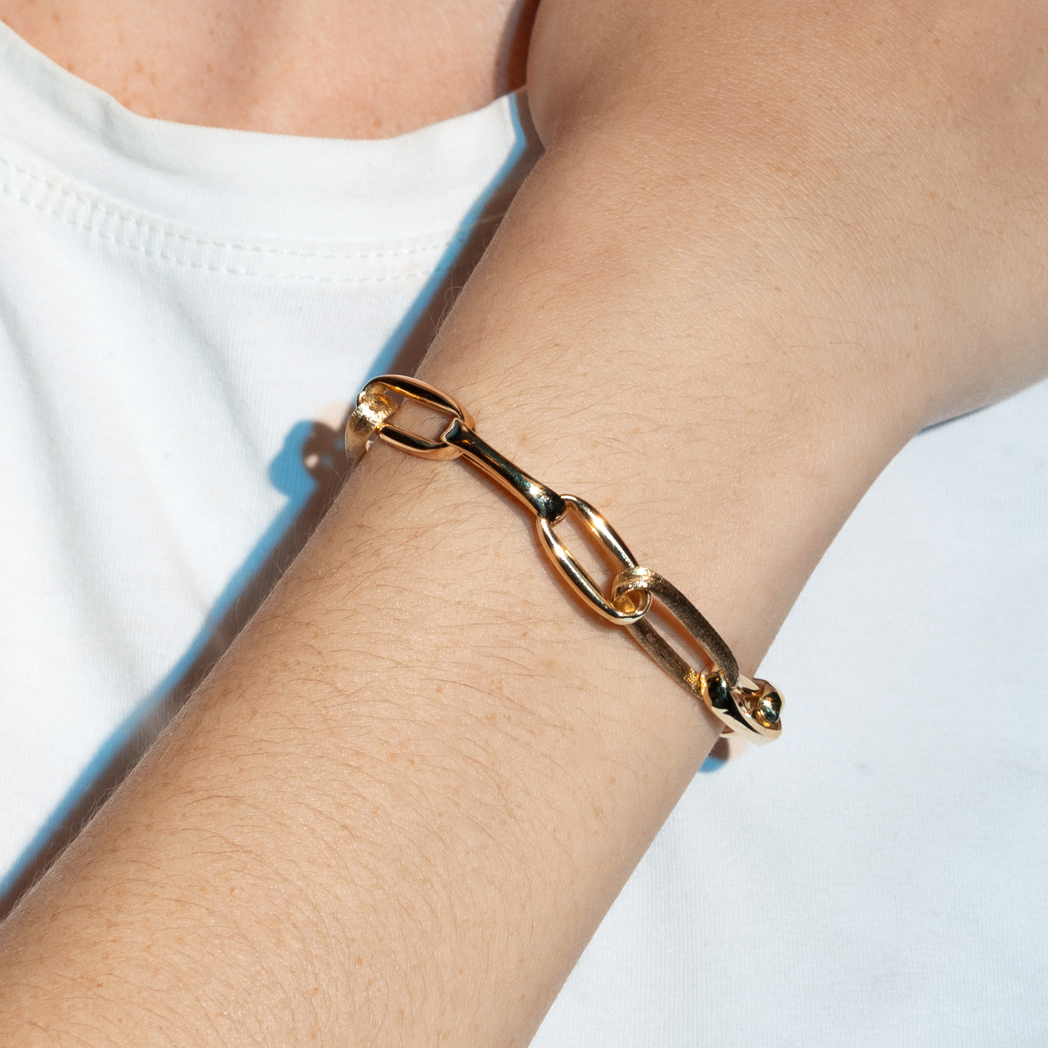 צמיד זהב חוליות מסדרת ג'ולין עם 3 חוליות SATEN מט