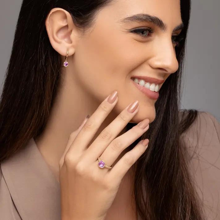 טבעת זהב משובצת אבן אמטיסט