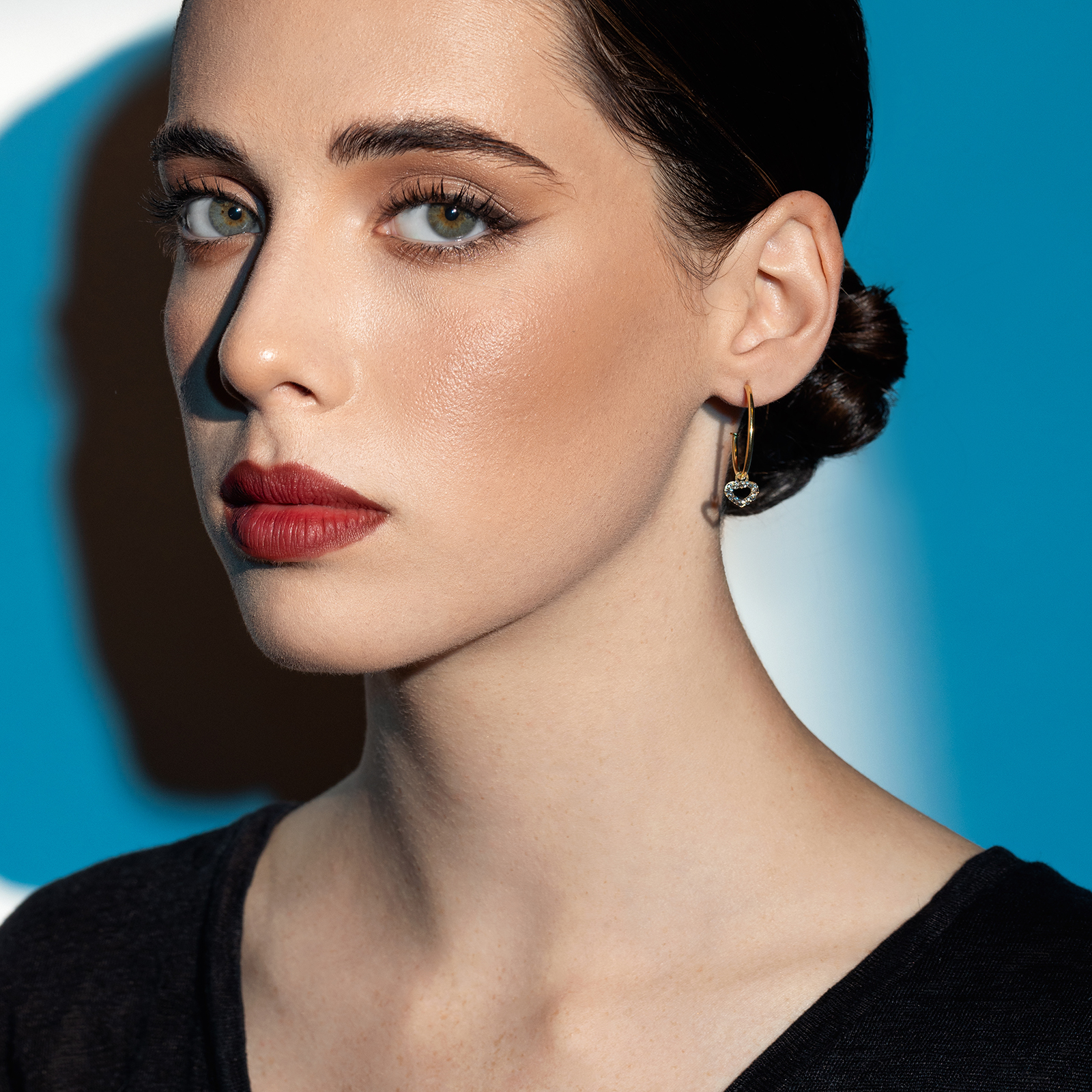 עגילי זהב  MY HOOP עם לבבות נוצצים