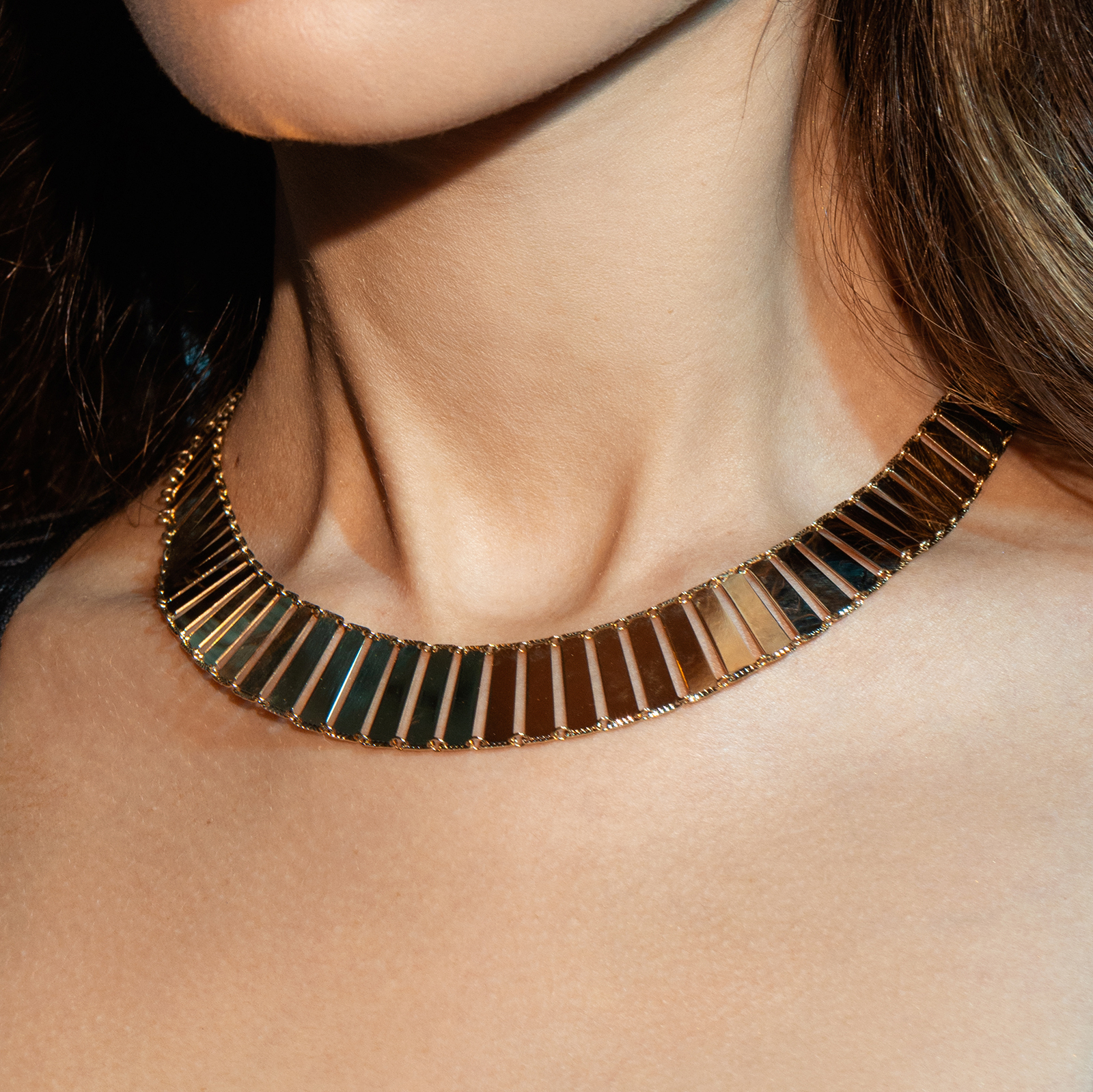 ענק זהב גמיש בסגנון הפרעונים