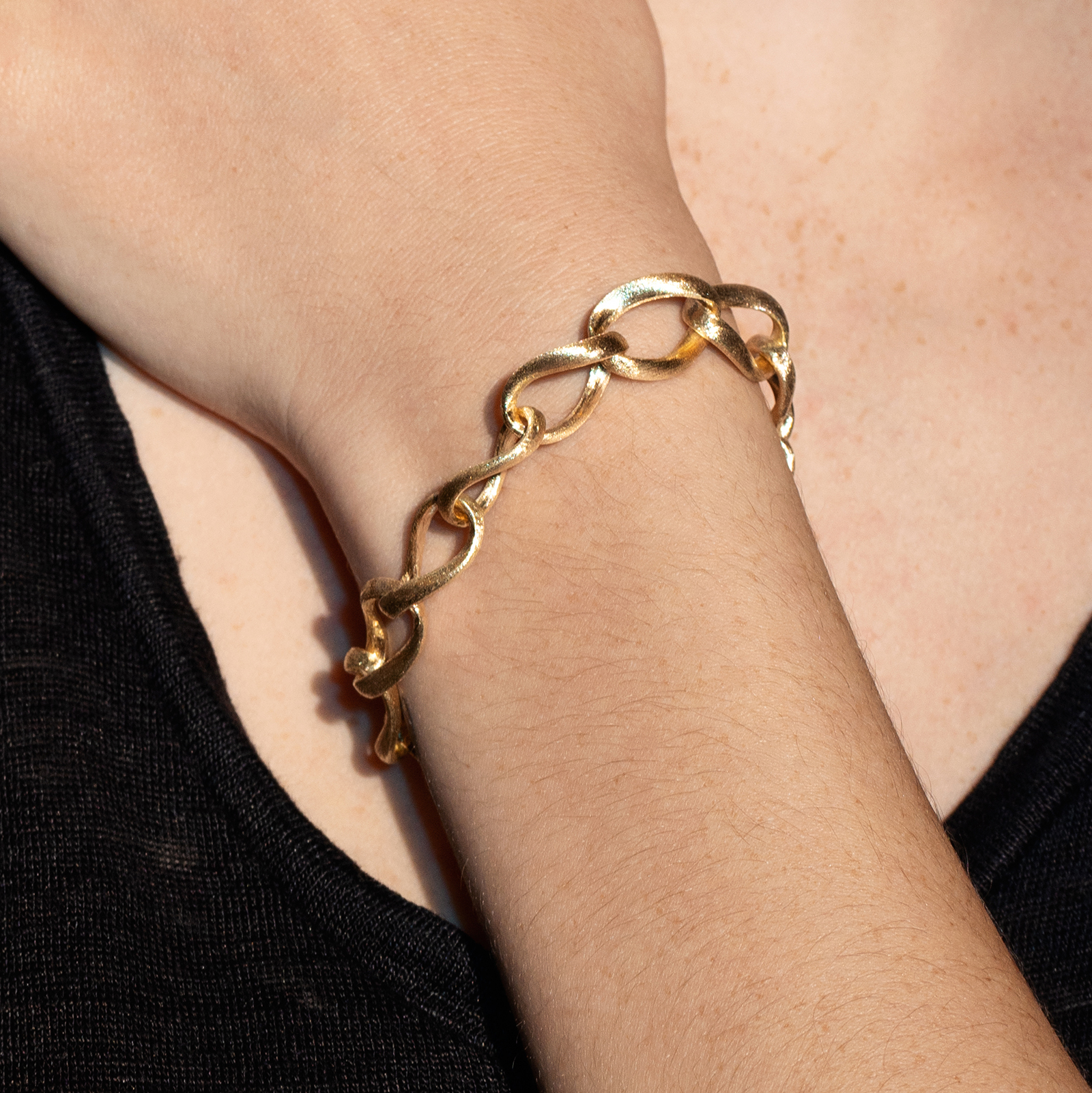 צמיד זהב 14K מחוליות בגימור מט