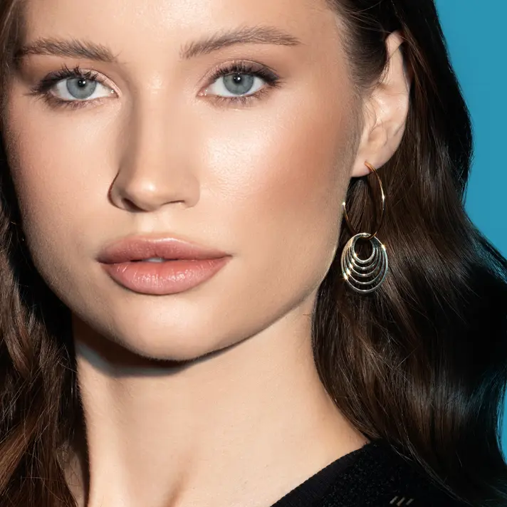 עגילי חישוקים אובאליים מזהב