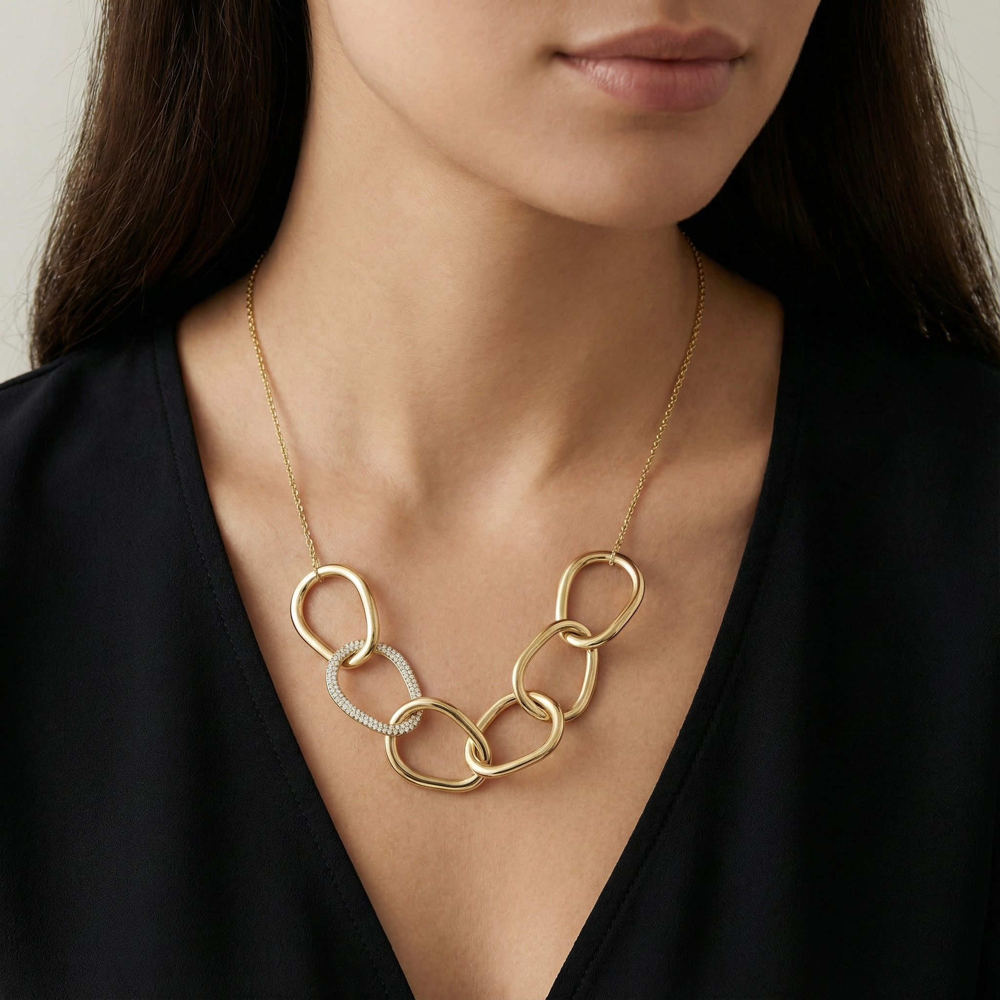 שרשרת זהב 14K עם חוליות גימור מבריק ושיבוץ זרקונים נוצצים