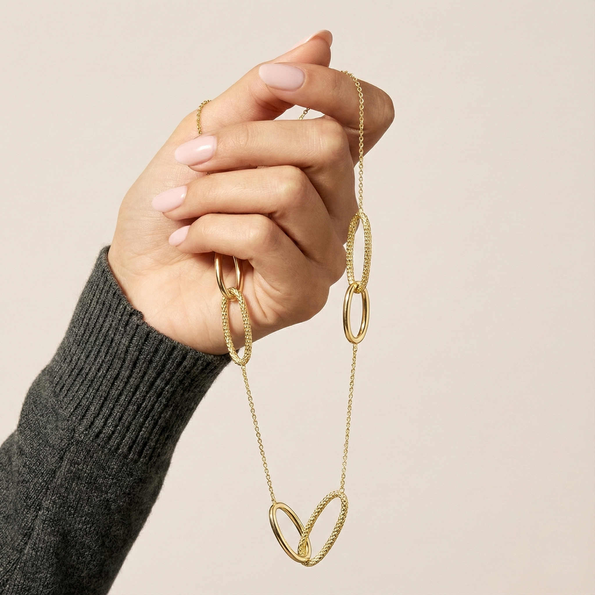 שרשרת זהב בשילוב חוליות אובאליות