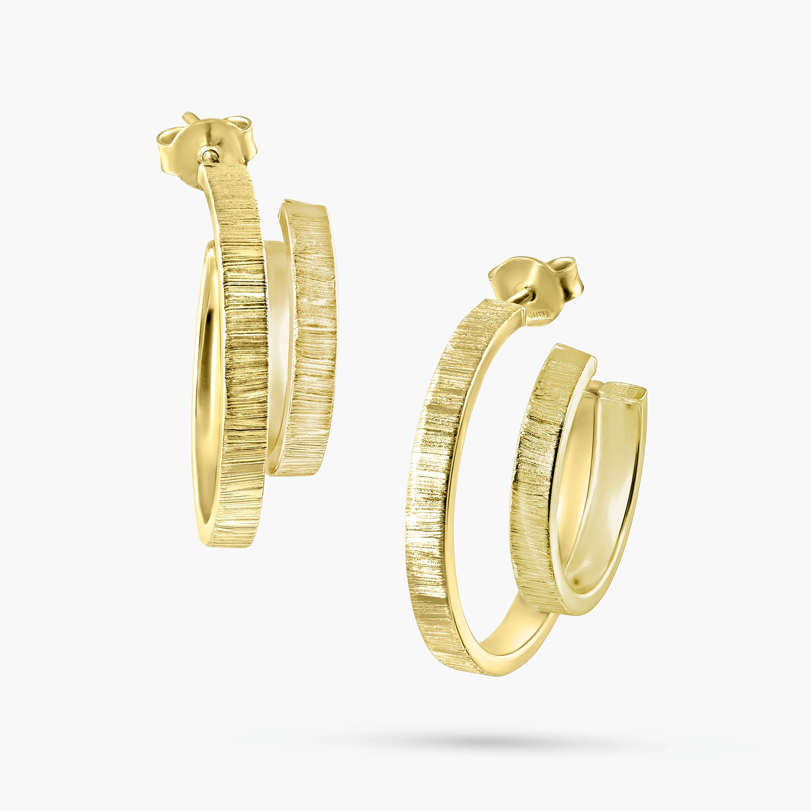 עגילי חישוק כפול מזהב 14K בגימור מוברש