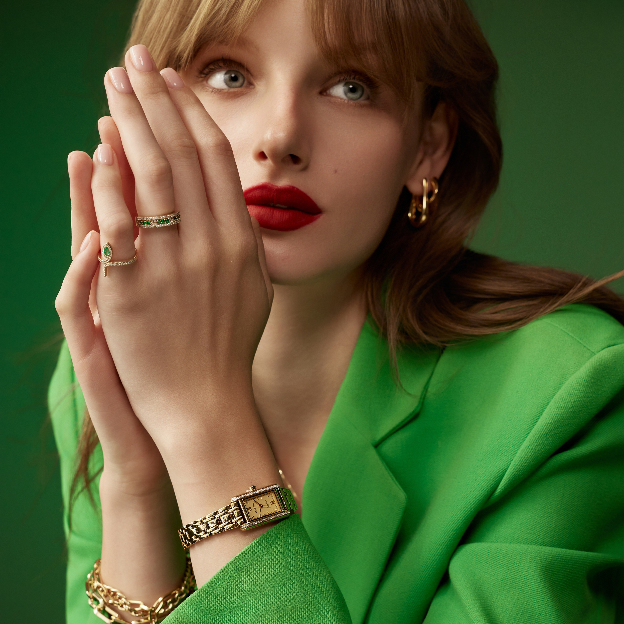 עגילי חישוק זהב 14K בעיצוב טיפה מודרני