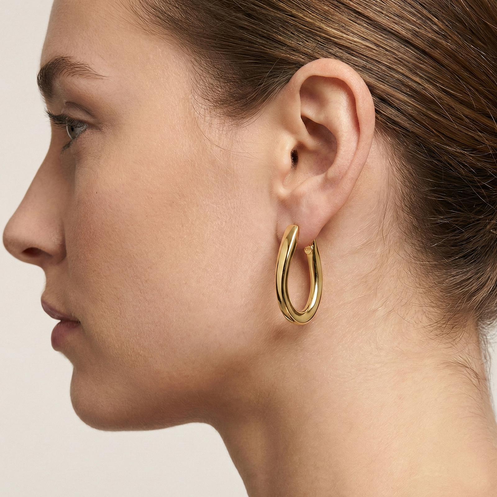 עגילי זהב 14K בעיצוב בננה מבריק