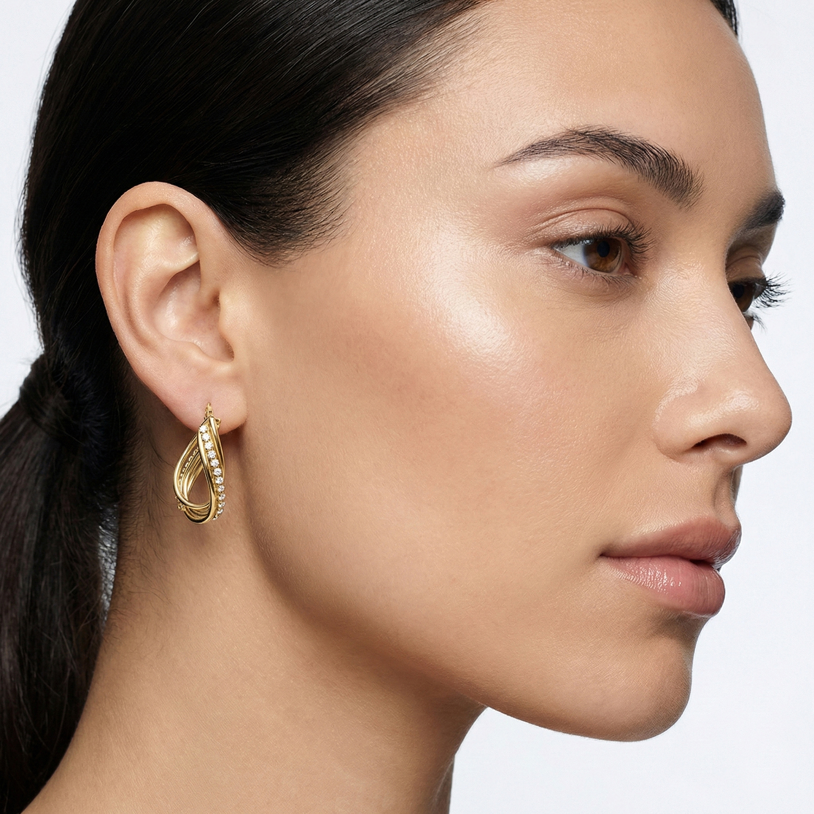 עגילי זהב 14K בעיצוב טיפה משובץ זרקונים