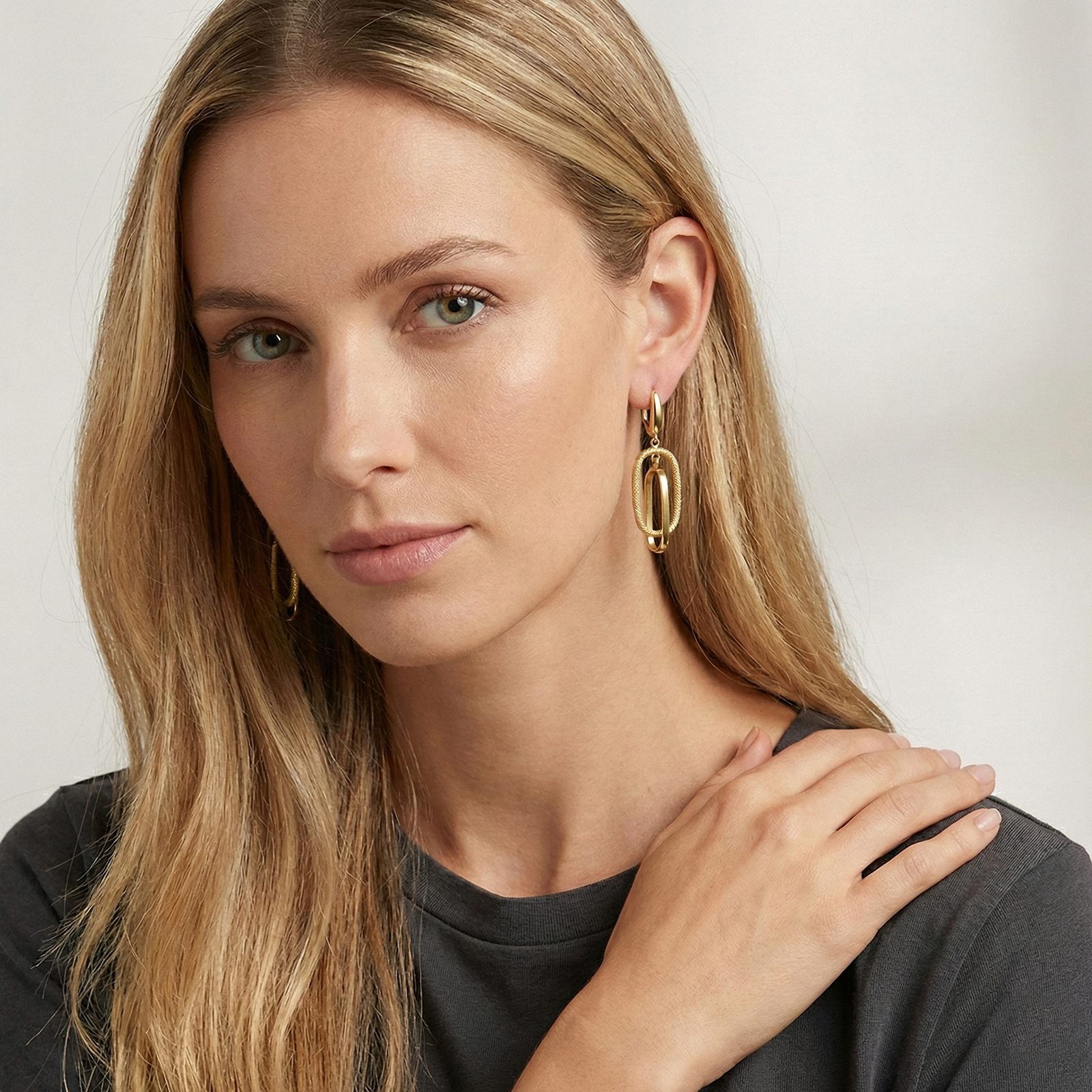 עגילי זהב 14K כפולים בעיצוב אליפטי תלוי