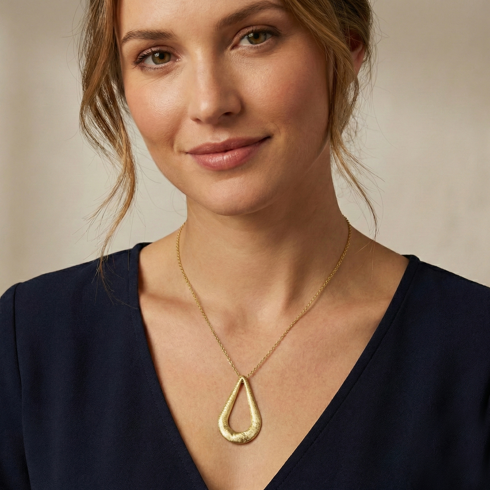 תליון זהב 14K בעיצוב טיפה פתוחה