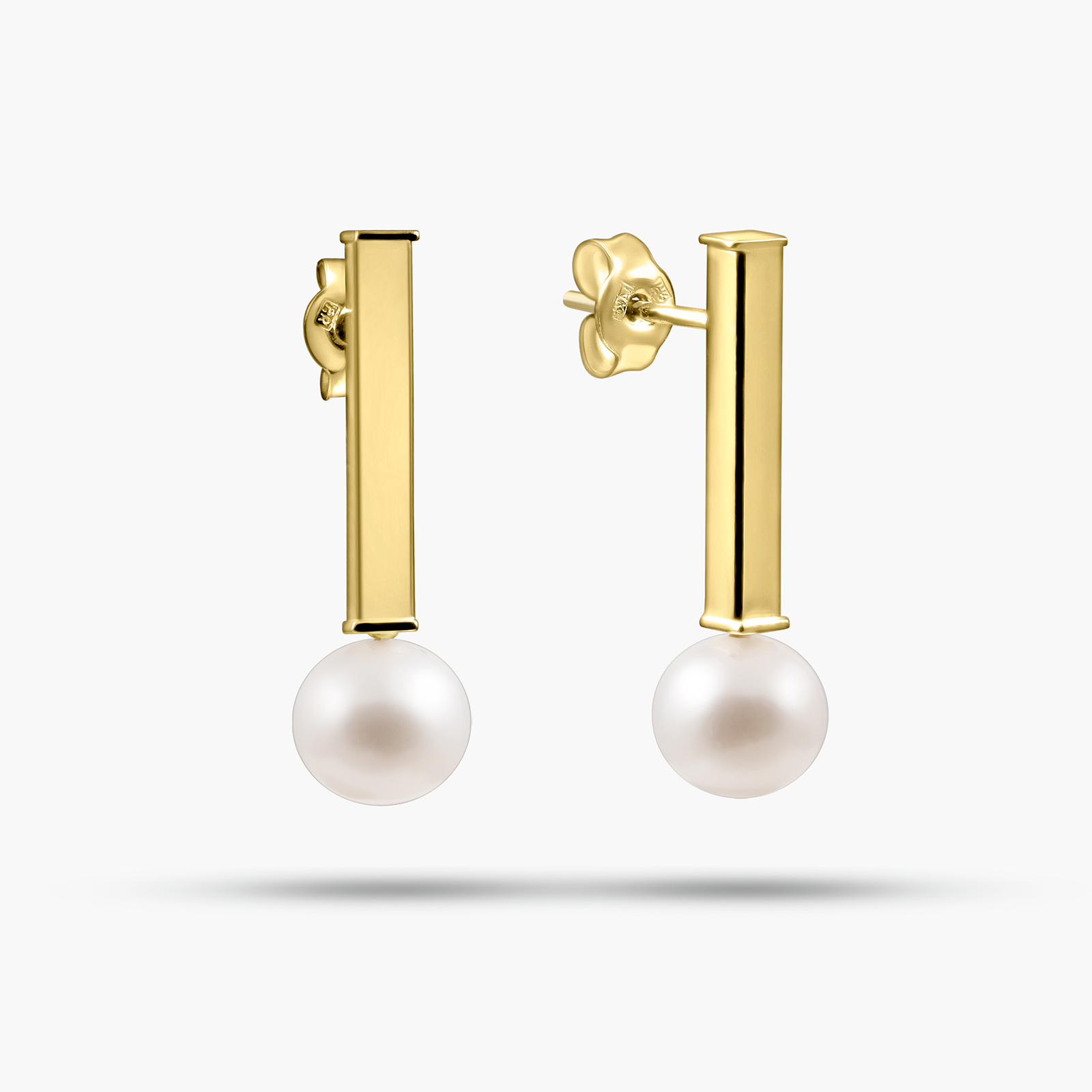 עגילי זהב 14K עם פנינה ועיצוב קווי