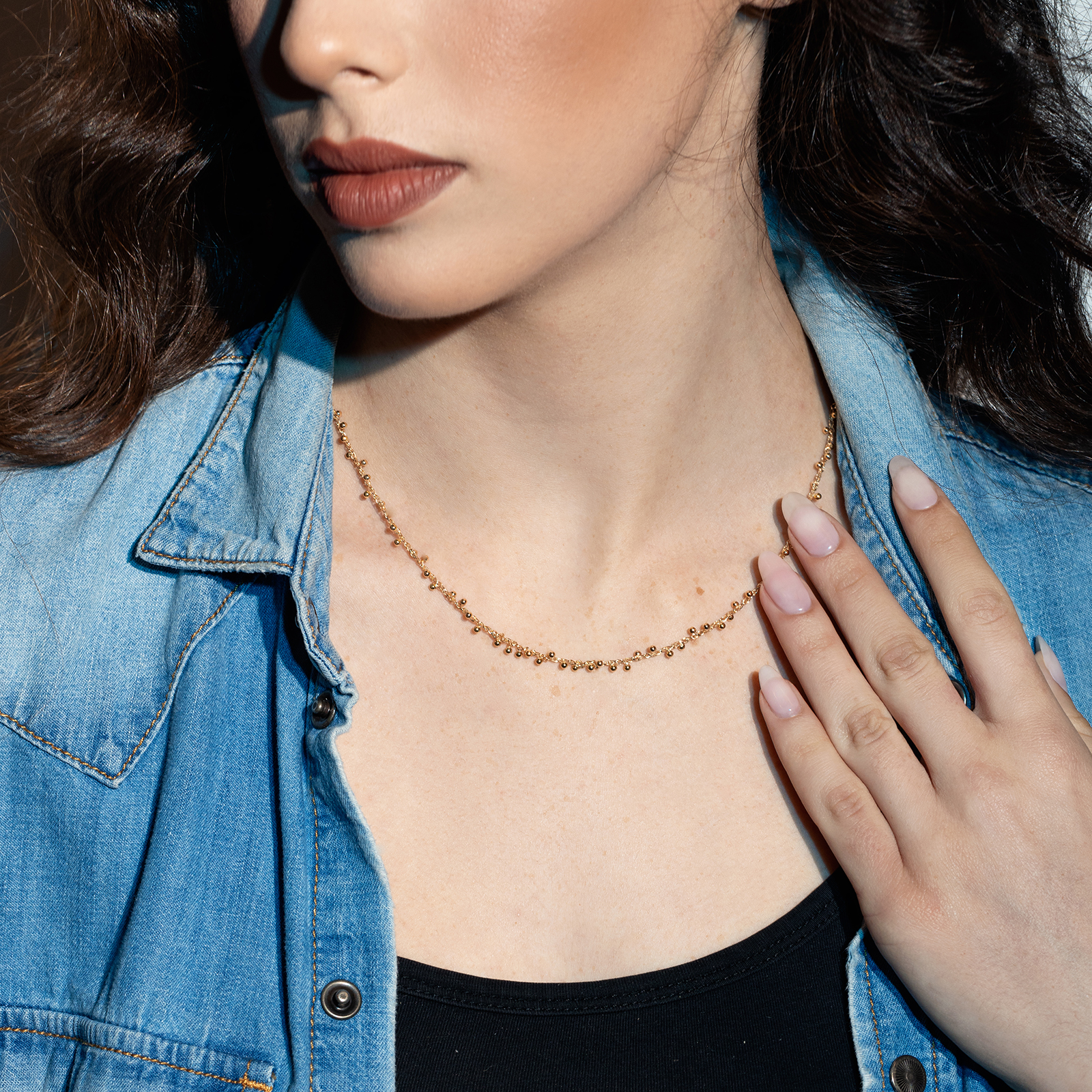 שרשרת זהב בשילוב כדורי זהב מבריקים