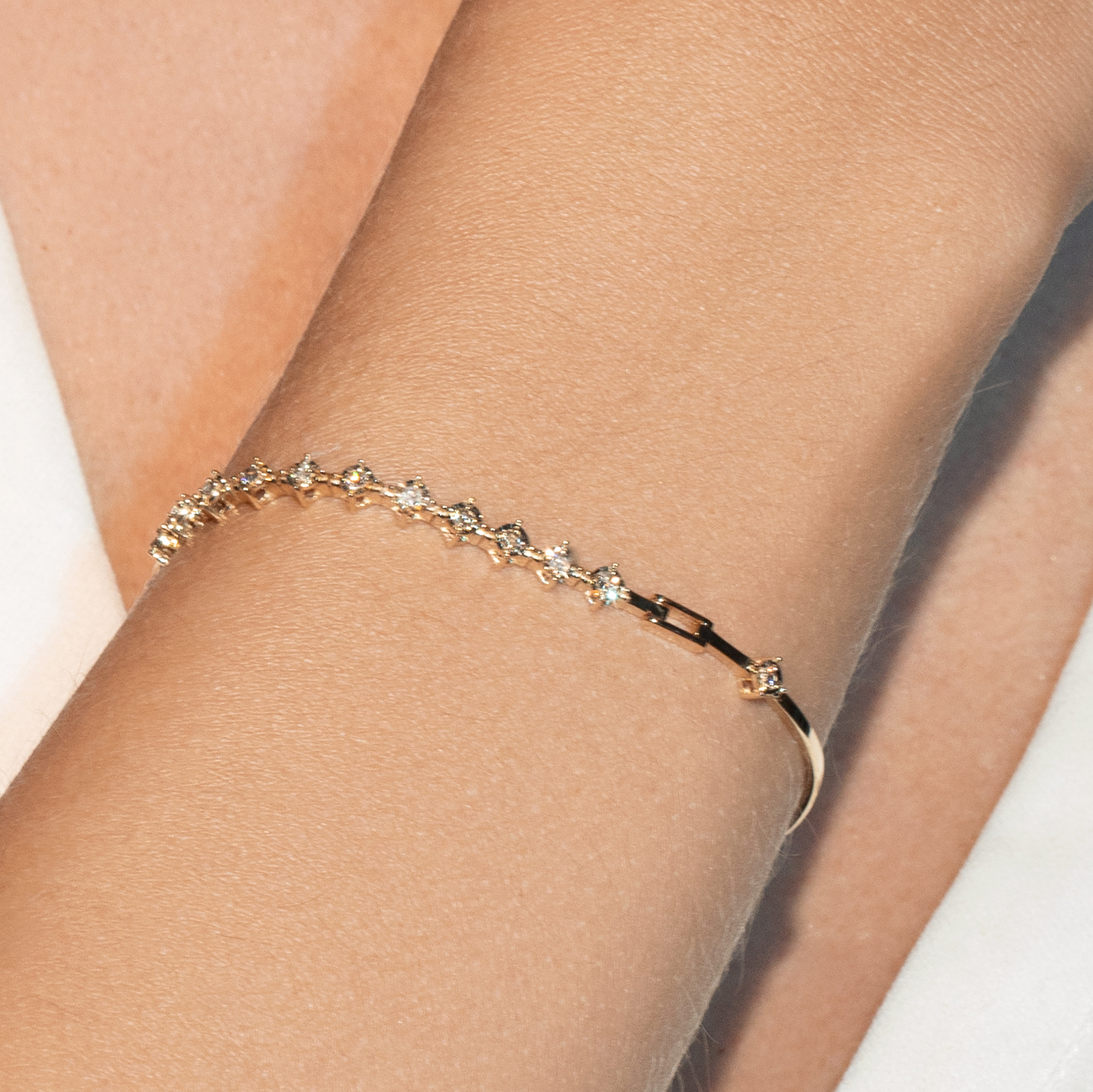 צמיד אריאנה מזהב 14K בשיבוץ יהלומים