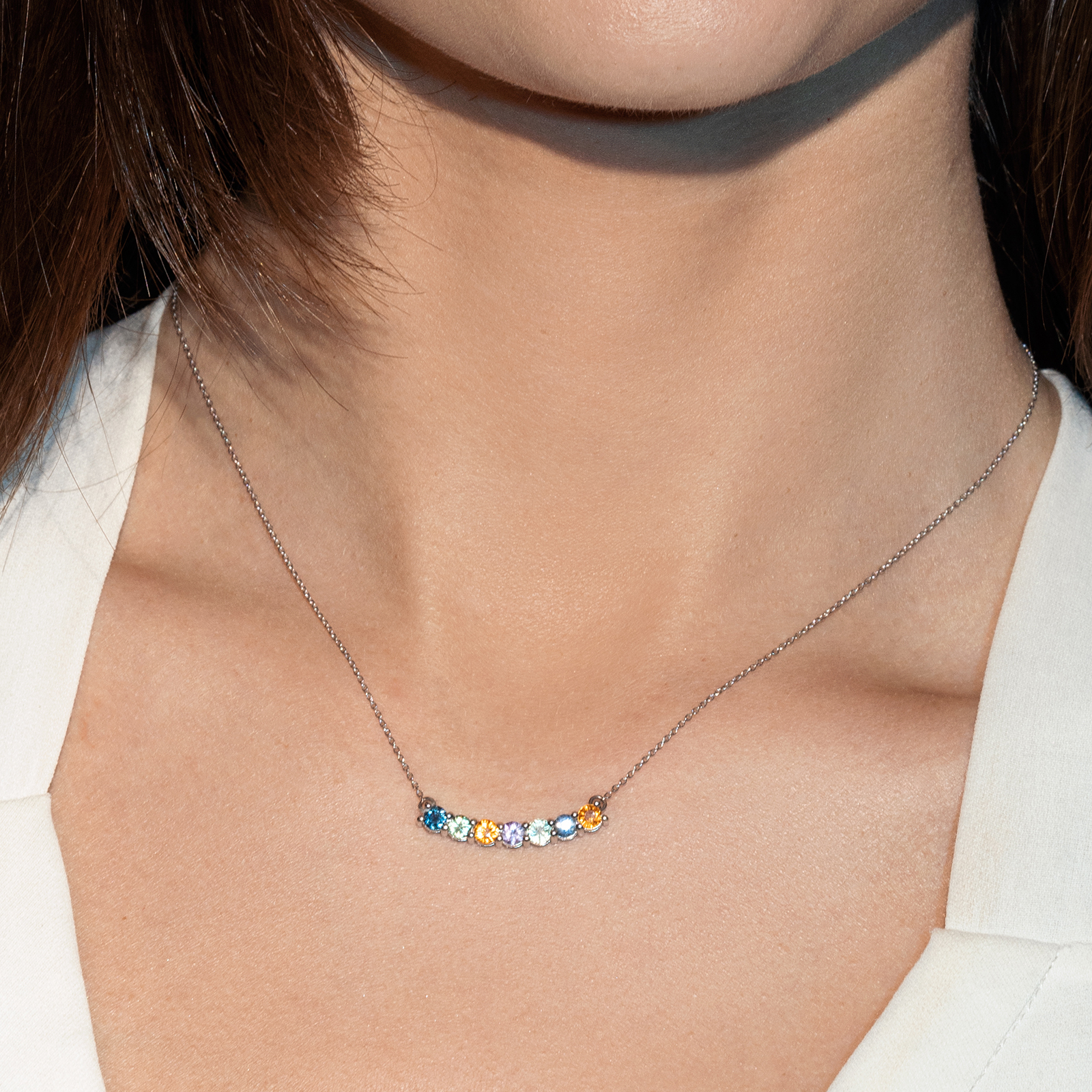 תליון זהב משובץ 7 ספירים מקולקציית ה RAINBOW