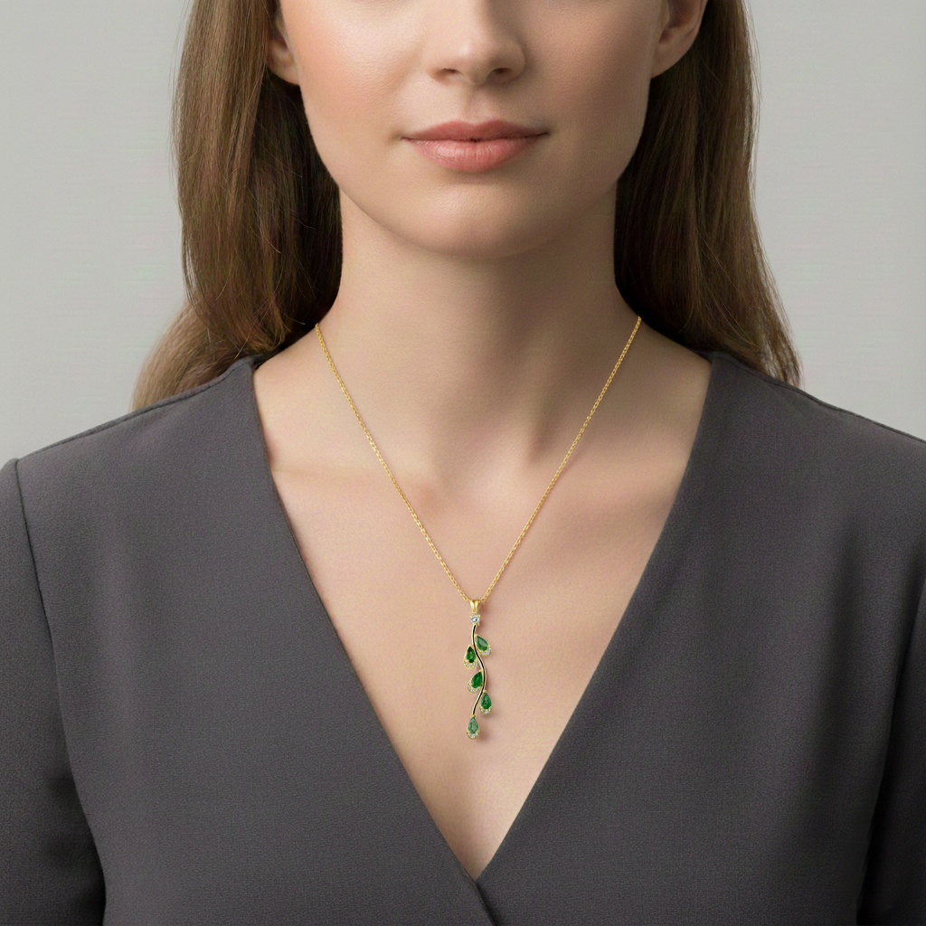תליון אמרלד ויהלומים טבעיים