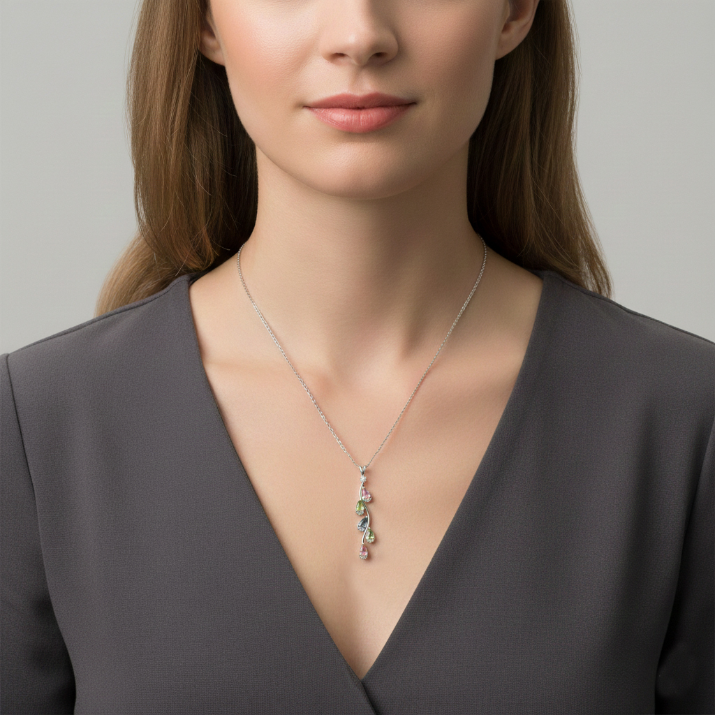 תליון זהב 14K בשילוב יהלומים וספירים