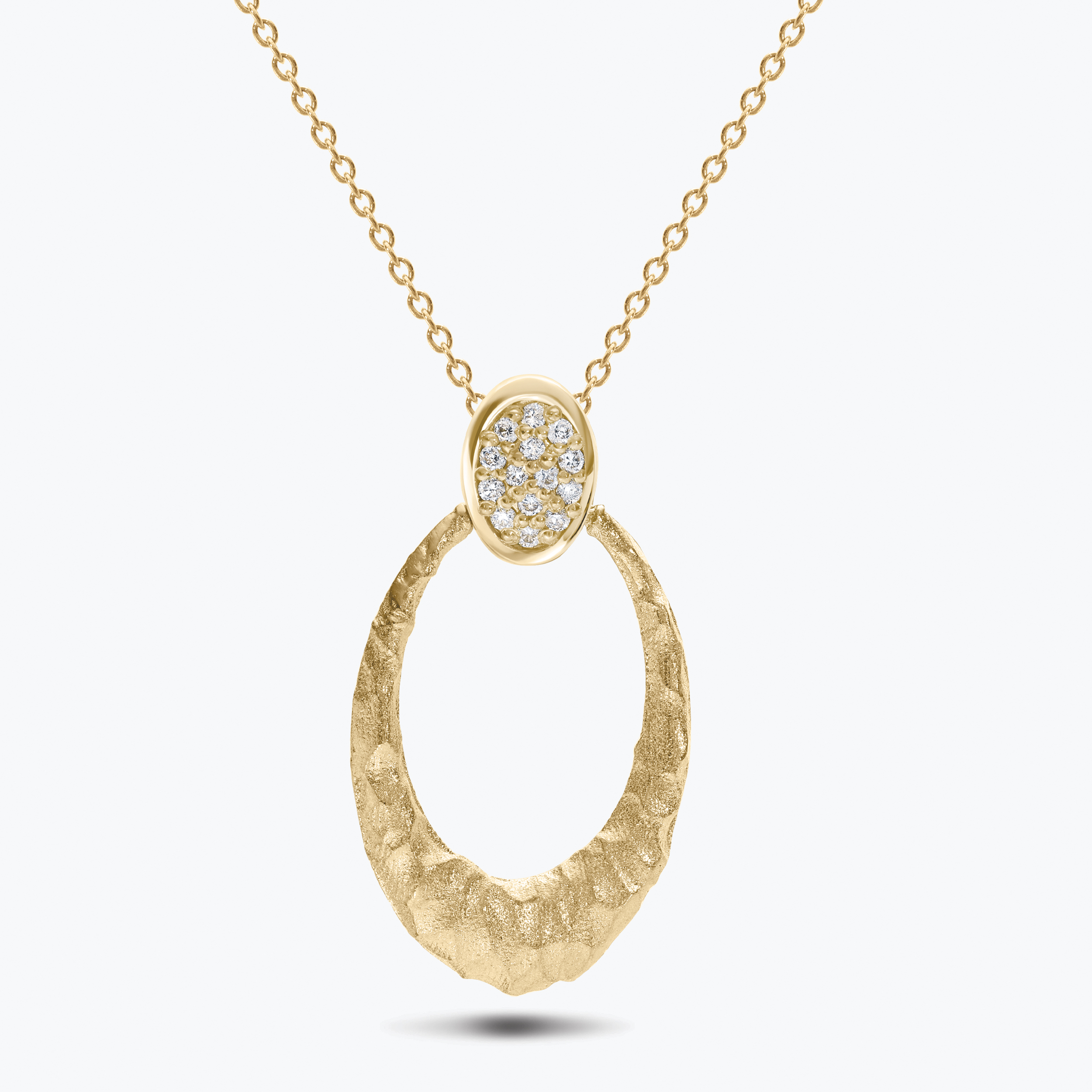 תליון זהב 14K משובץ יהלומים מקולקציית NATURA בטקסטורה מרוקעת