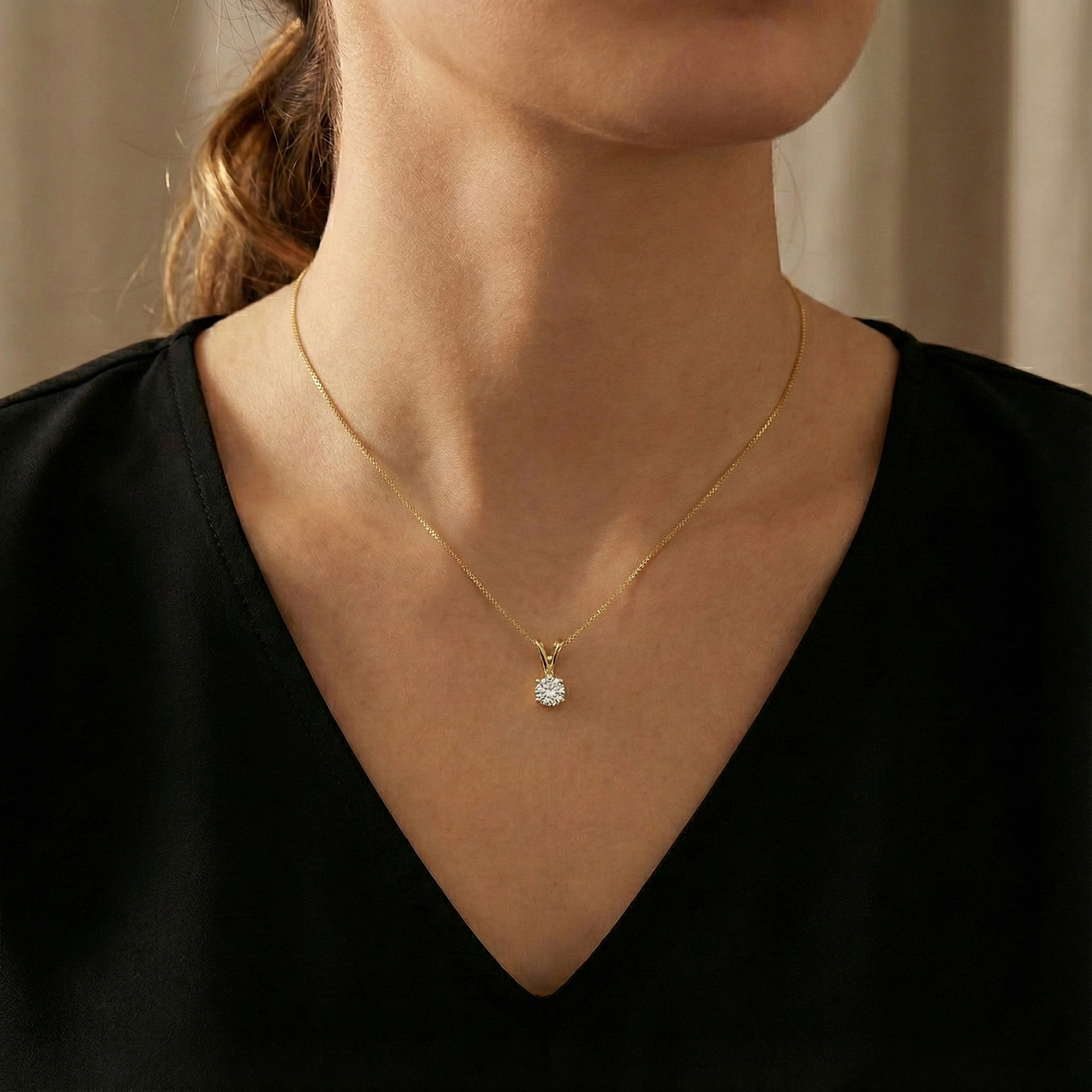 תליון זהב 14K משובץ יהלום מעבדה במשקל קראט