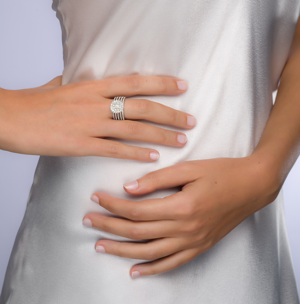 טבעת זהב משובצת 145 יהלומים