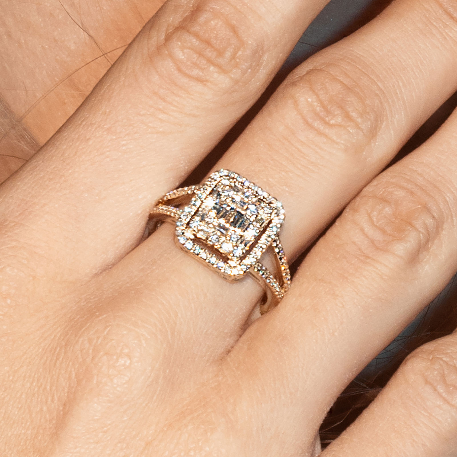 טבעת יהלומי באגט מרובעת