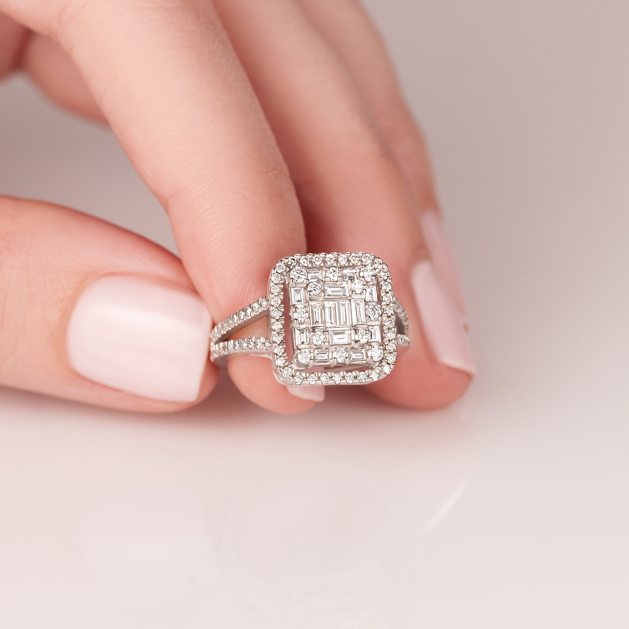 טבעת יהלומי באגט מרובעת