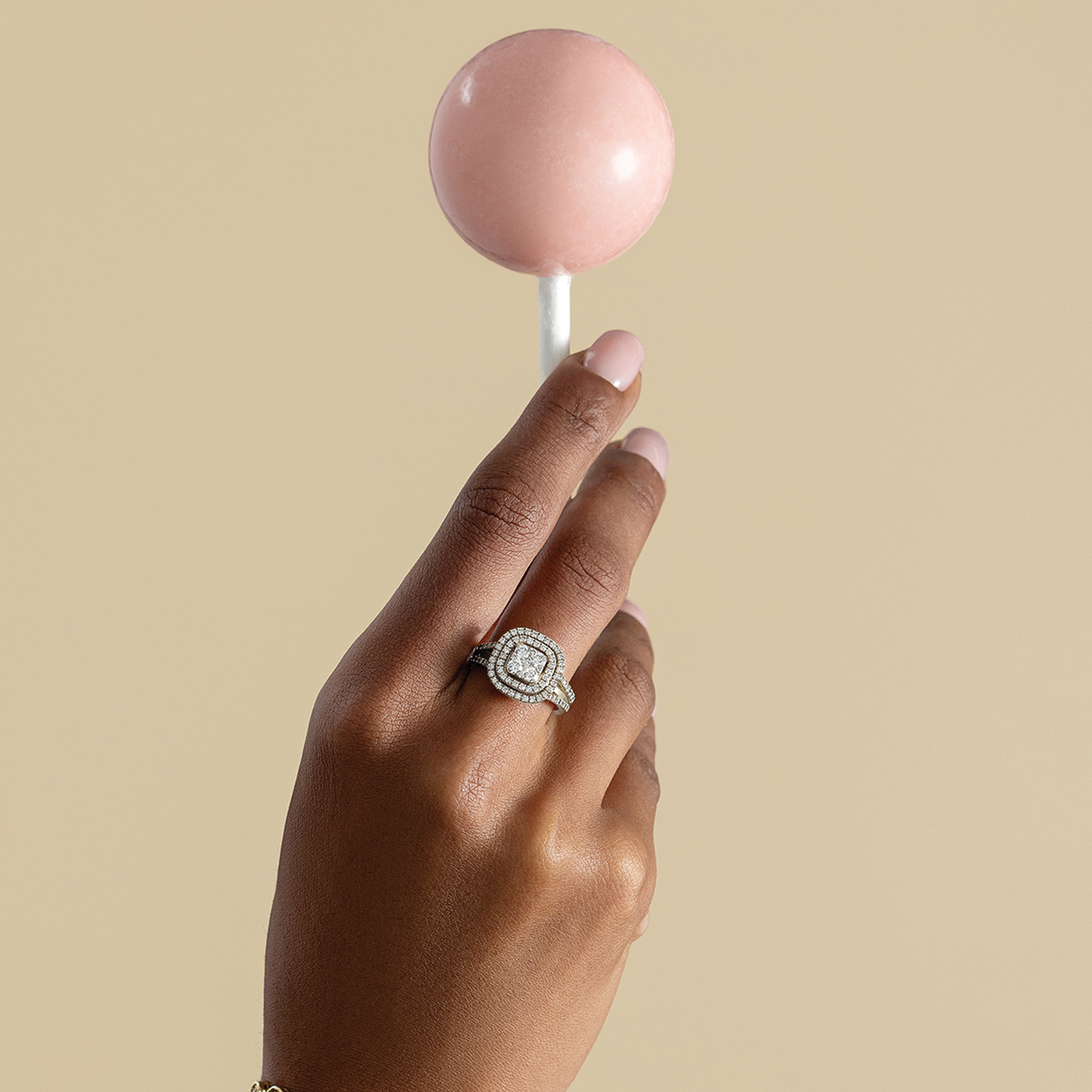 טבעת 100 היהלומים