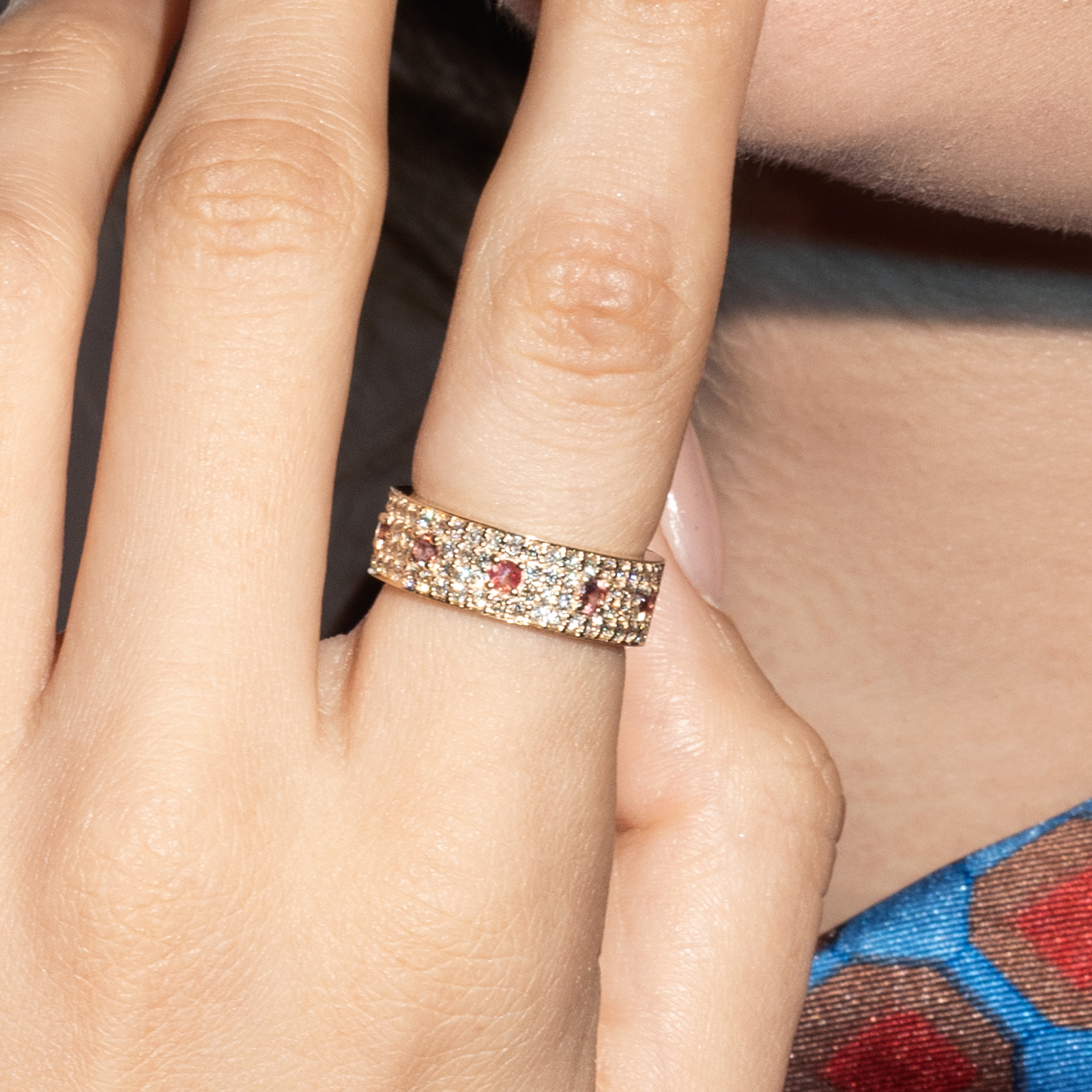 טבעת ספירים ויהלומים מה- luxury collection