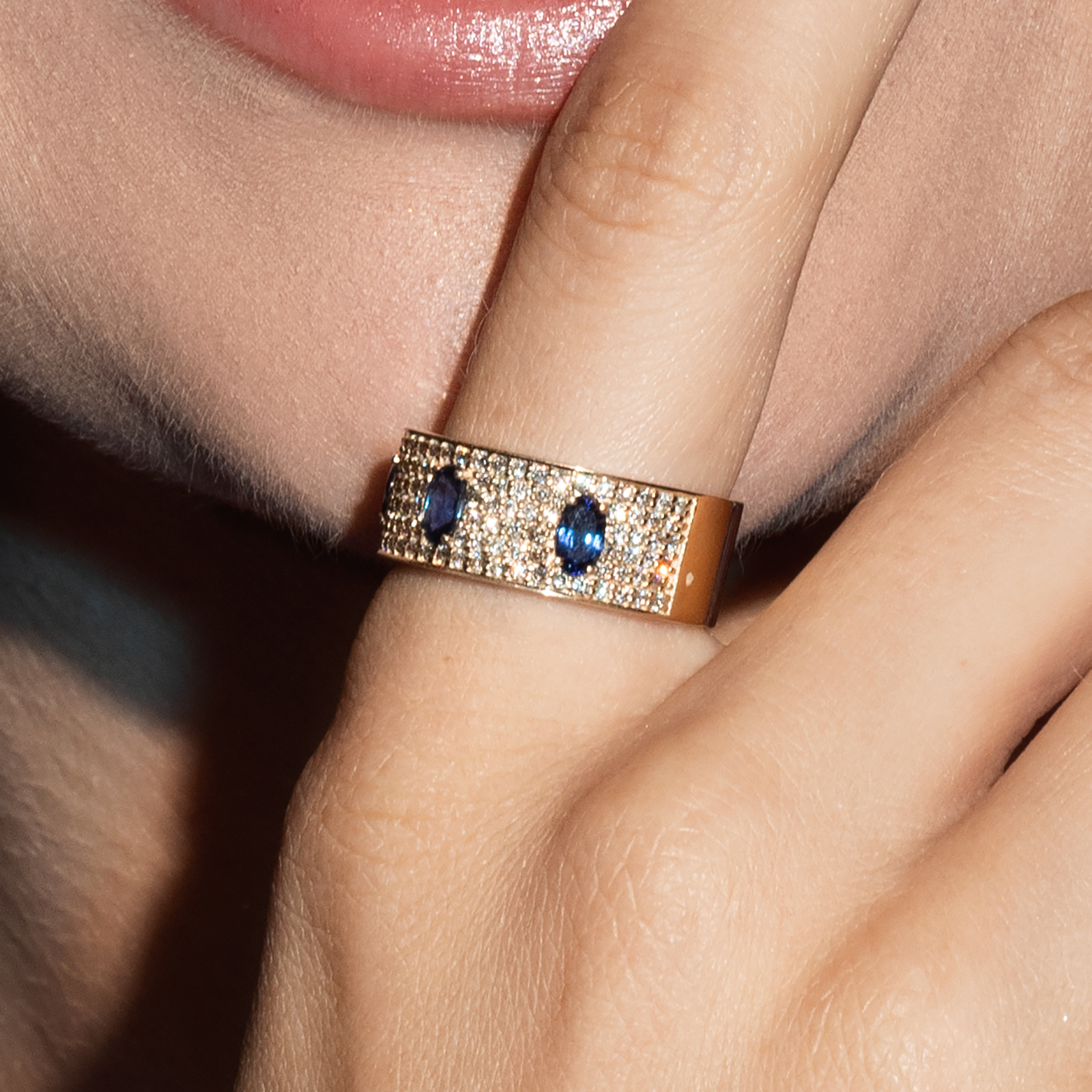 טבעת ספירים ויהלומים מה- luxury collection