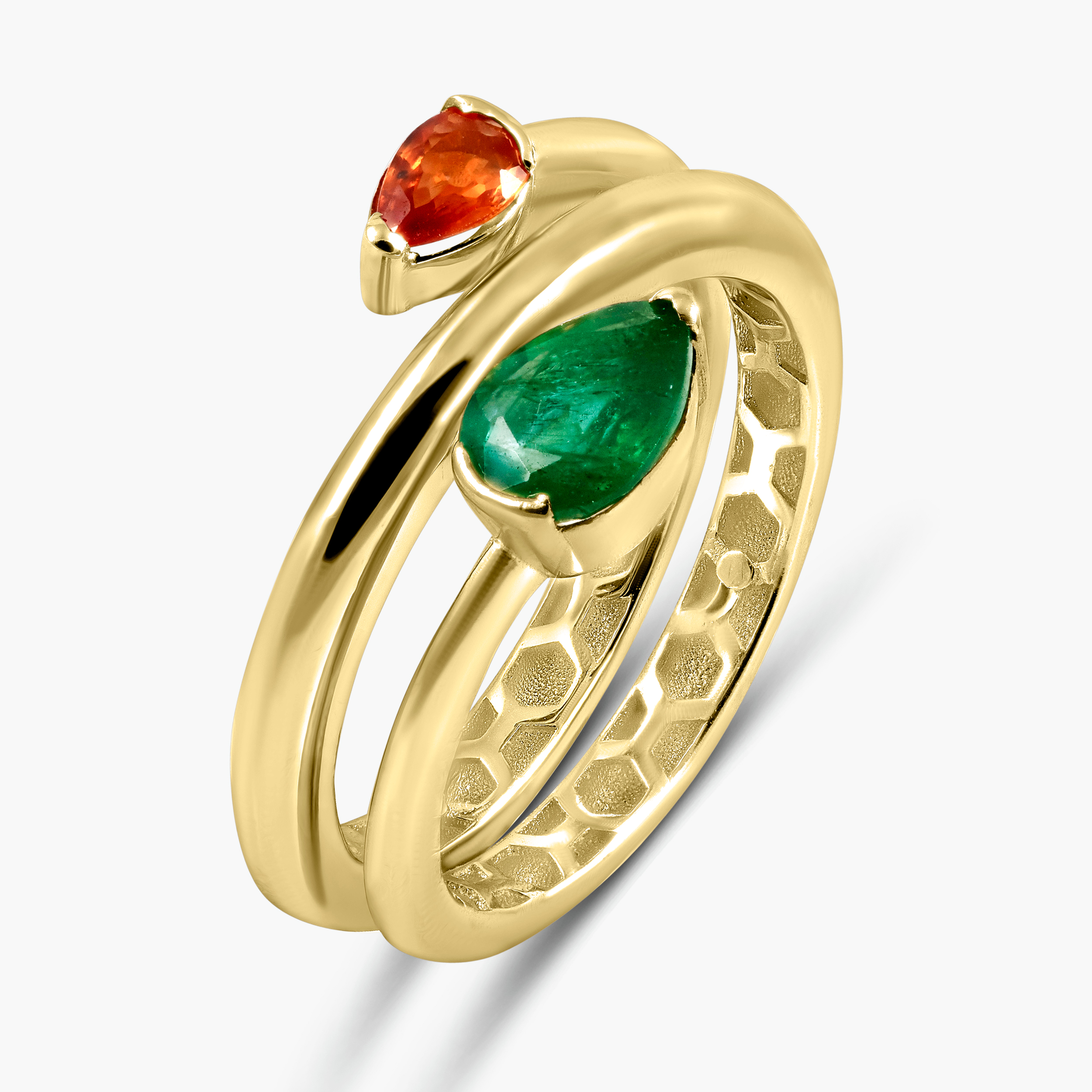 טבעת זהב 14K משובצת אבני אמרלד וספיר