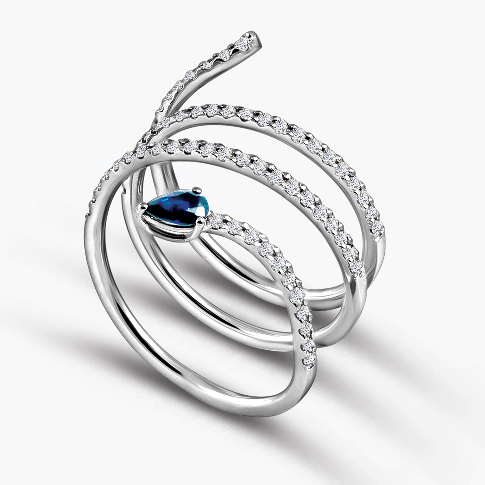 טבעת זהב 14K לבן משובצת יהלומים ואבן ספיר בעיצוב נחש.