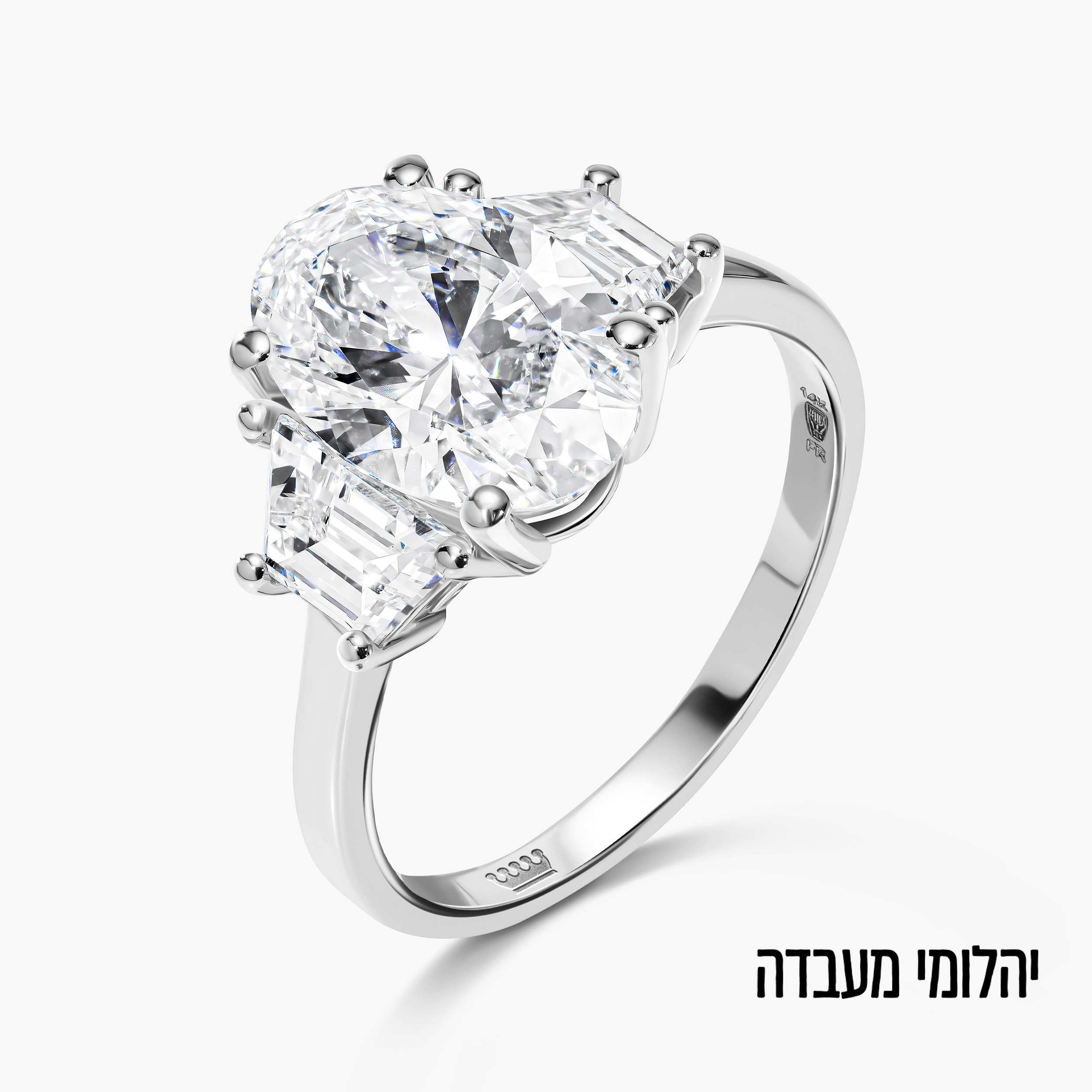 טבעת זהב 14K לבן משובצת יהלום אובלי