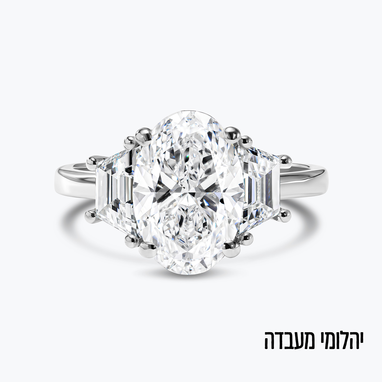 טבעת זהב 14K לבן משובצת יהלום אובלי