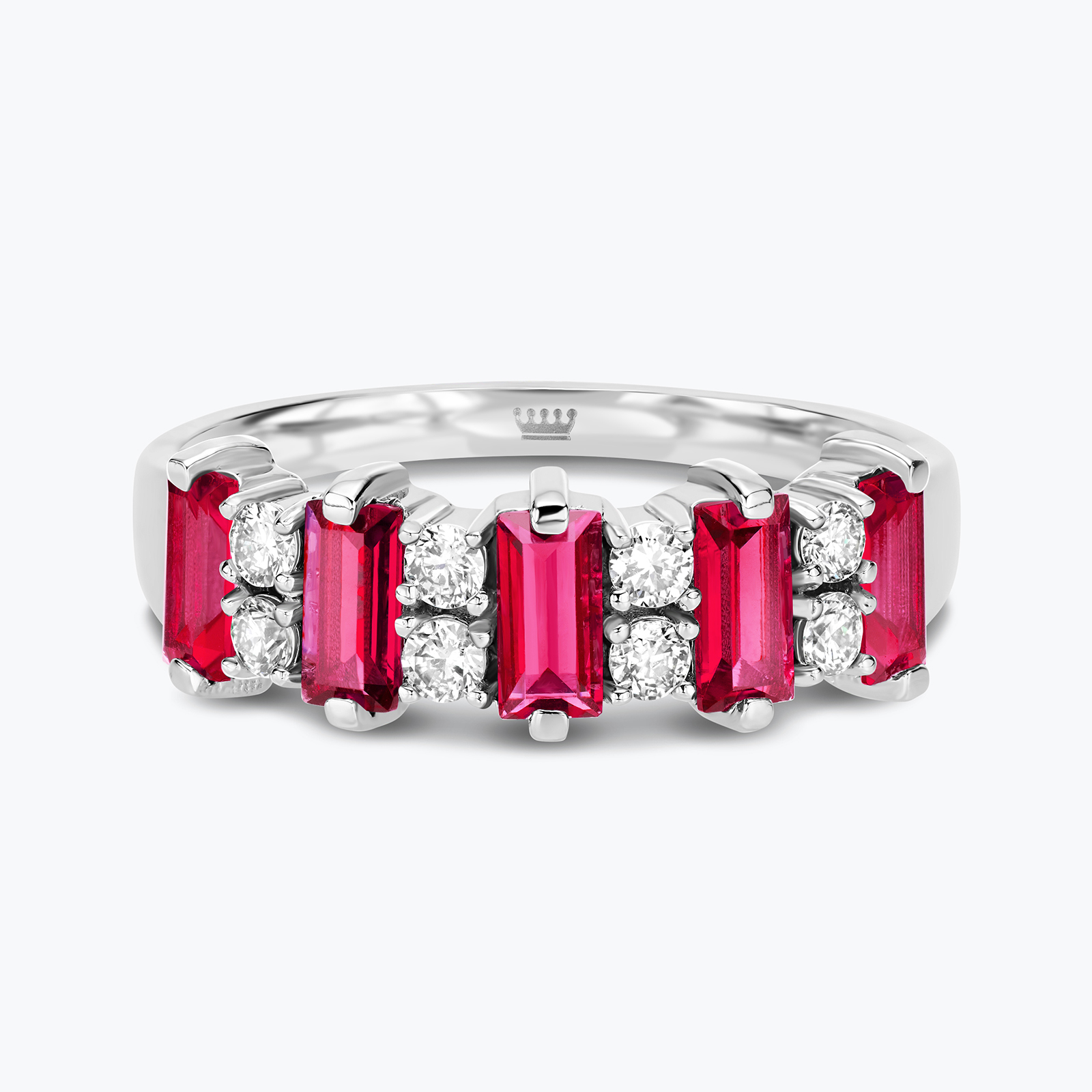 טבעת זהב בשיבוץ רובי ויהלומים