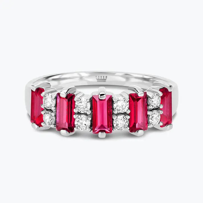 טבעת זהב בשיבוץ רובי ויהלומים